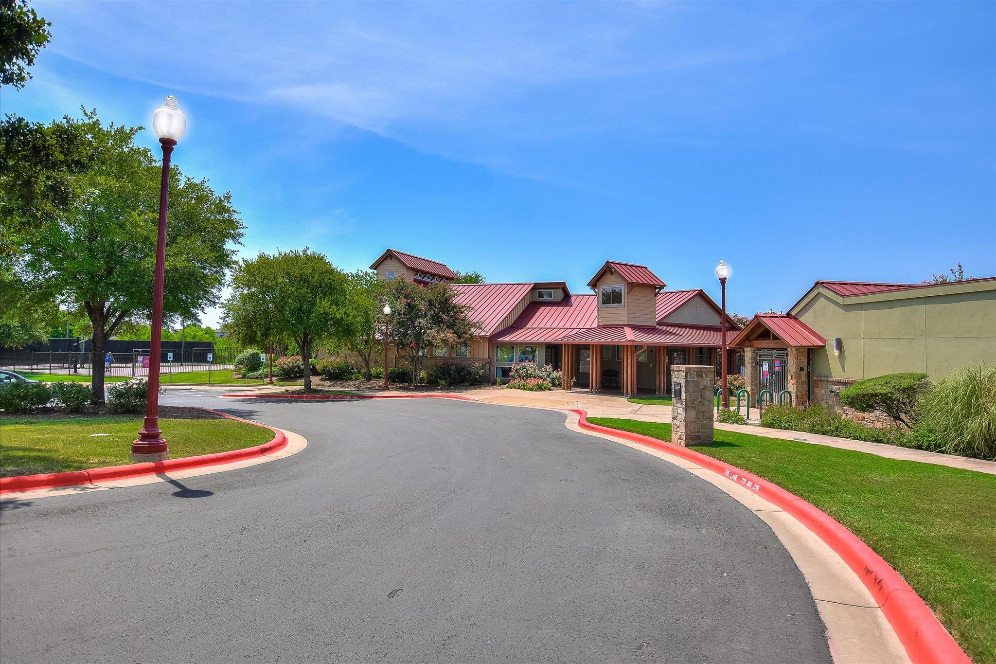 1813 Meandering Meadows Dr, Pflugerville, TX 78660