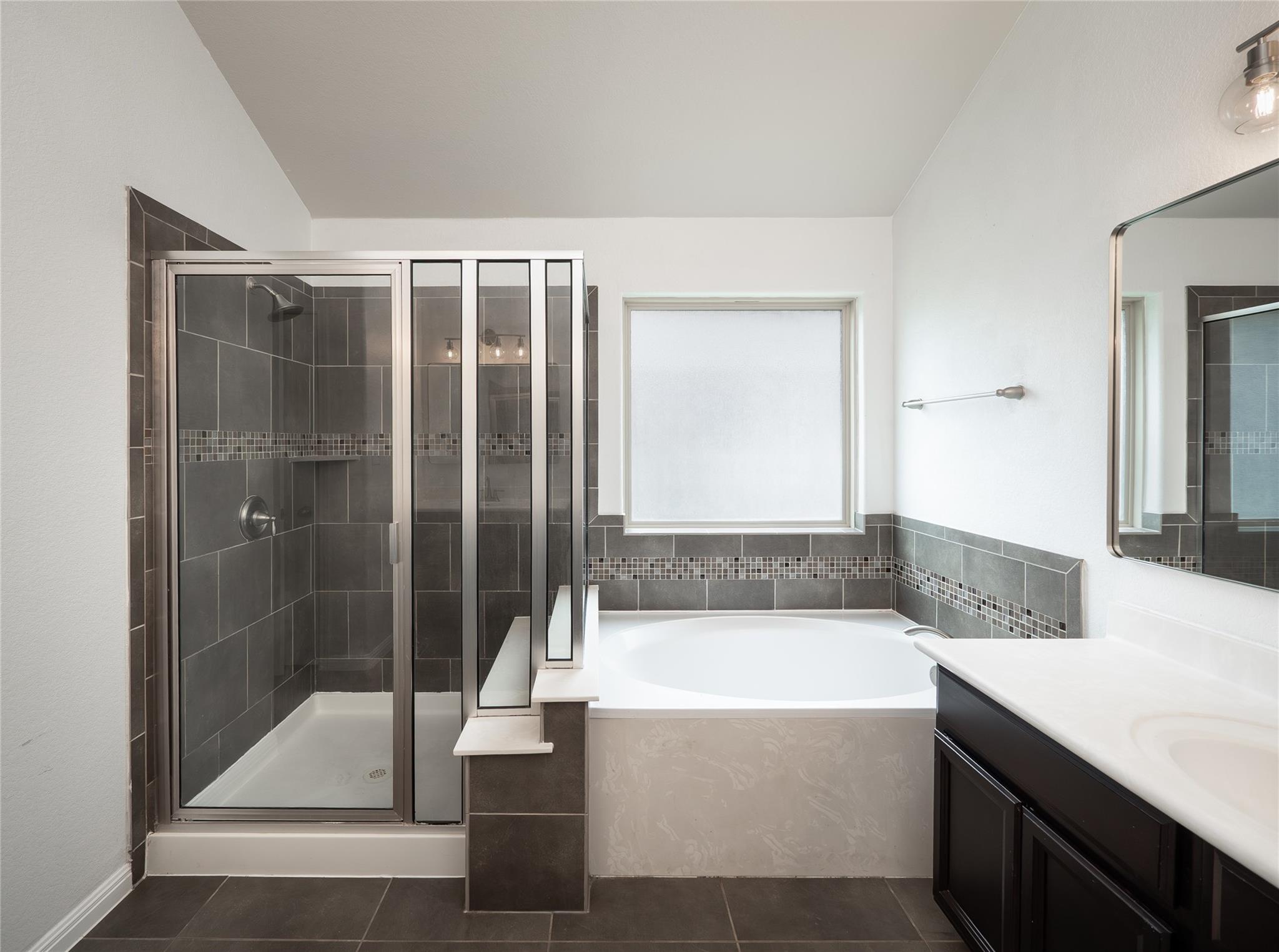 2822 Garlic Creek Dr, Buda, TX 78610