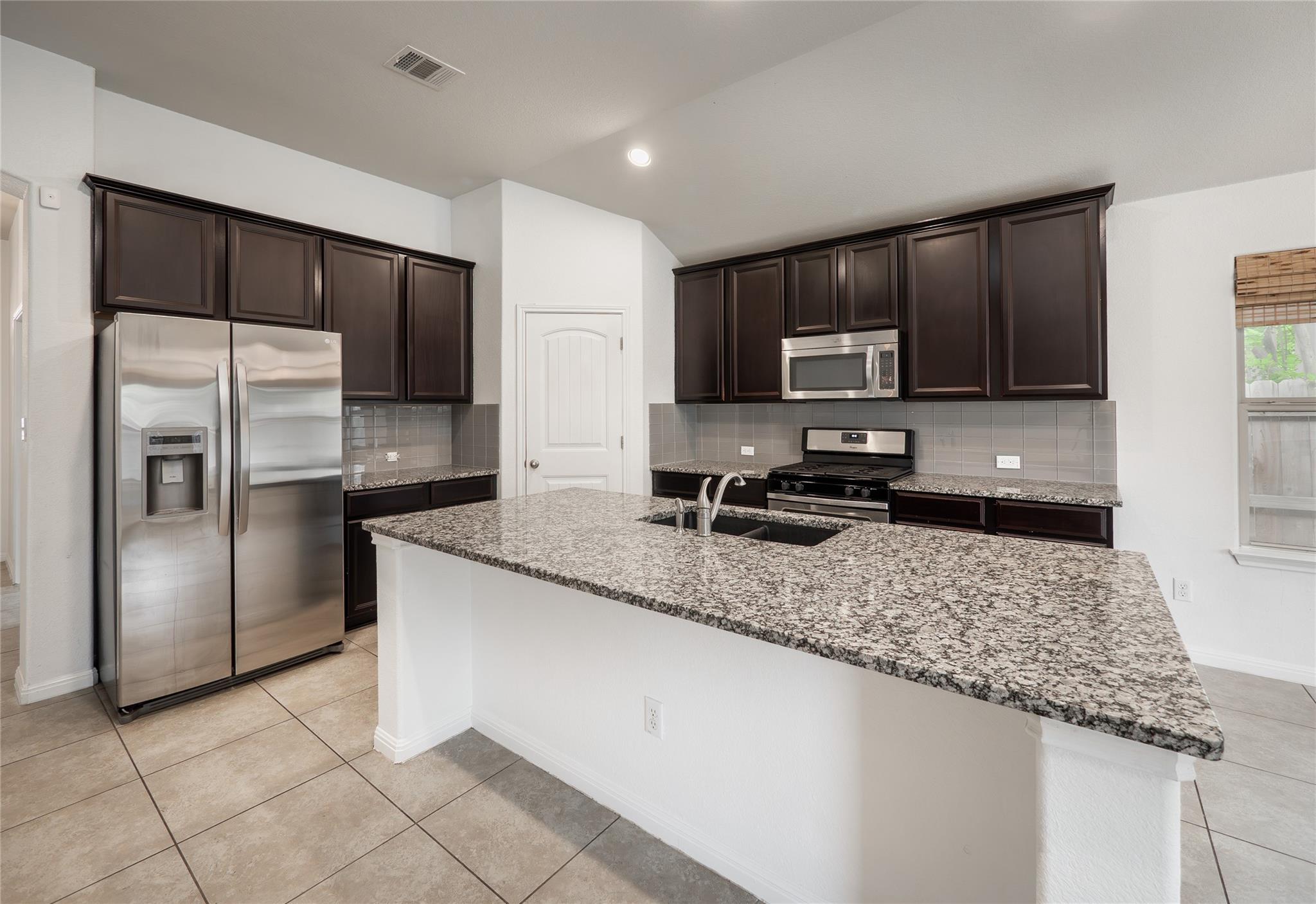 2822 Garlic Creek Dr, Buda, TX 78610