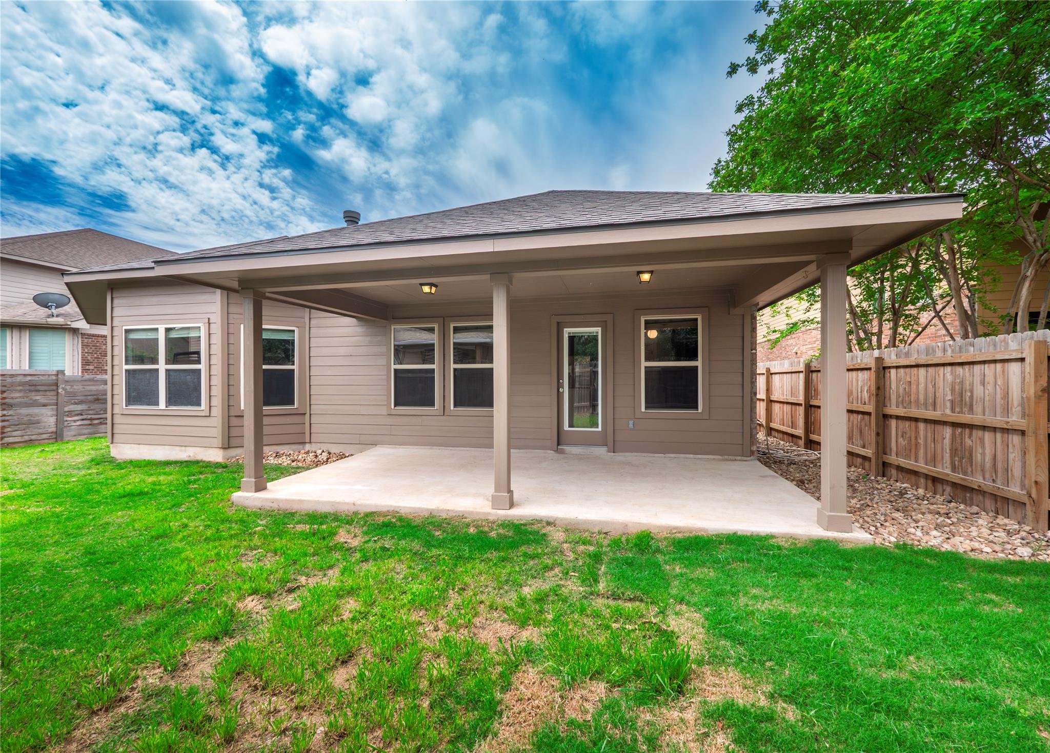 2822 Garlic Creek Dr, Buda, TX 78610