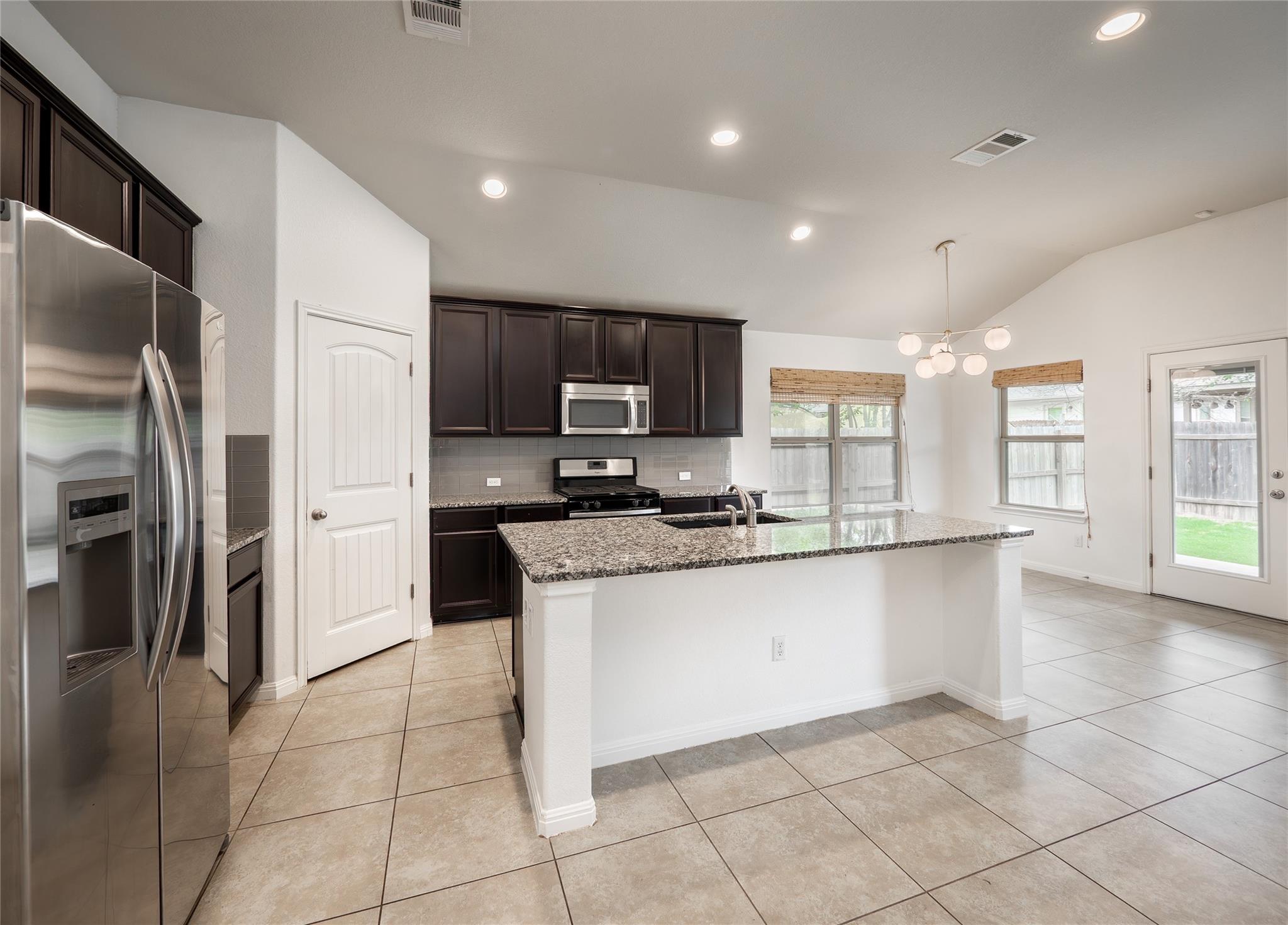 2822 Garlic Creek Dr, Buda, TX 78610