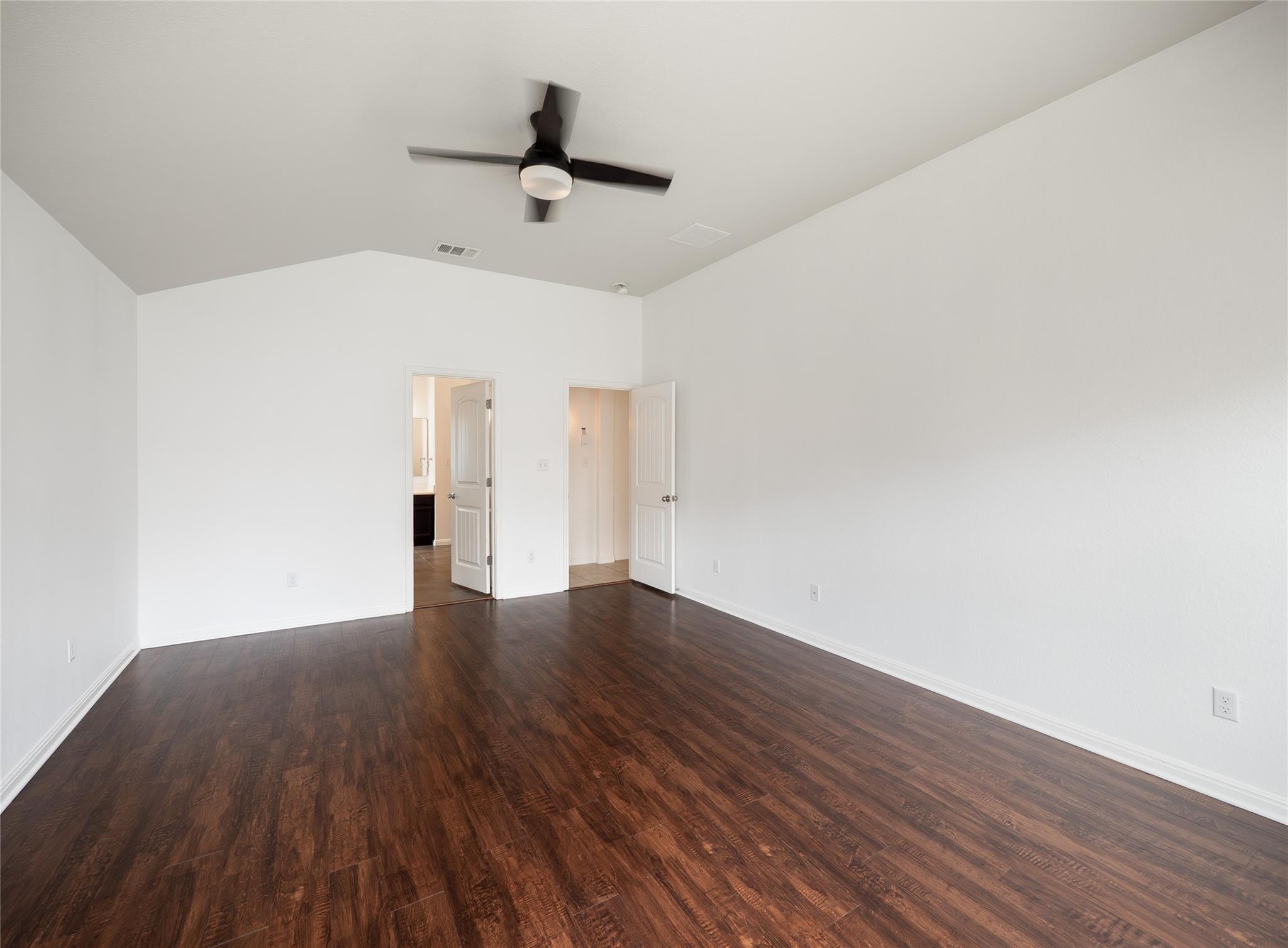 2822 Garlic Creek Dr, Buda, TX 78610