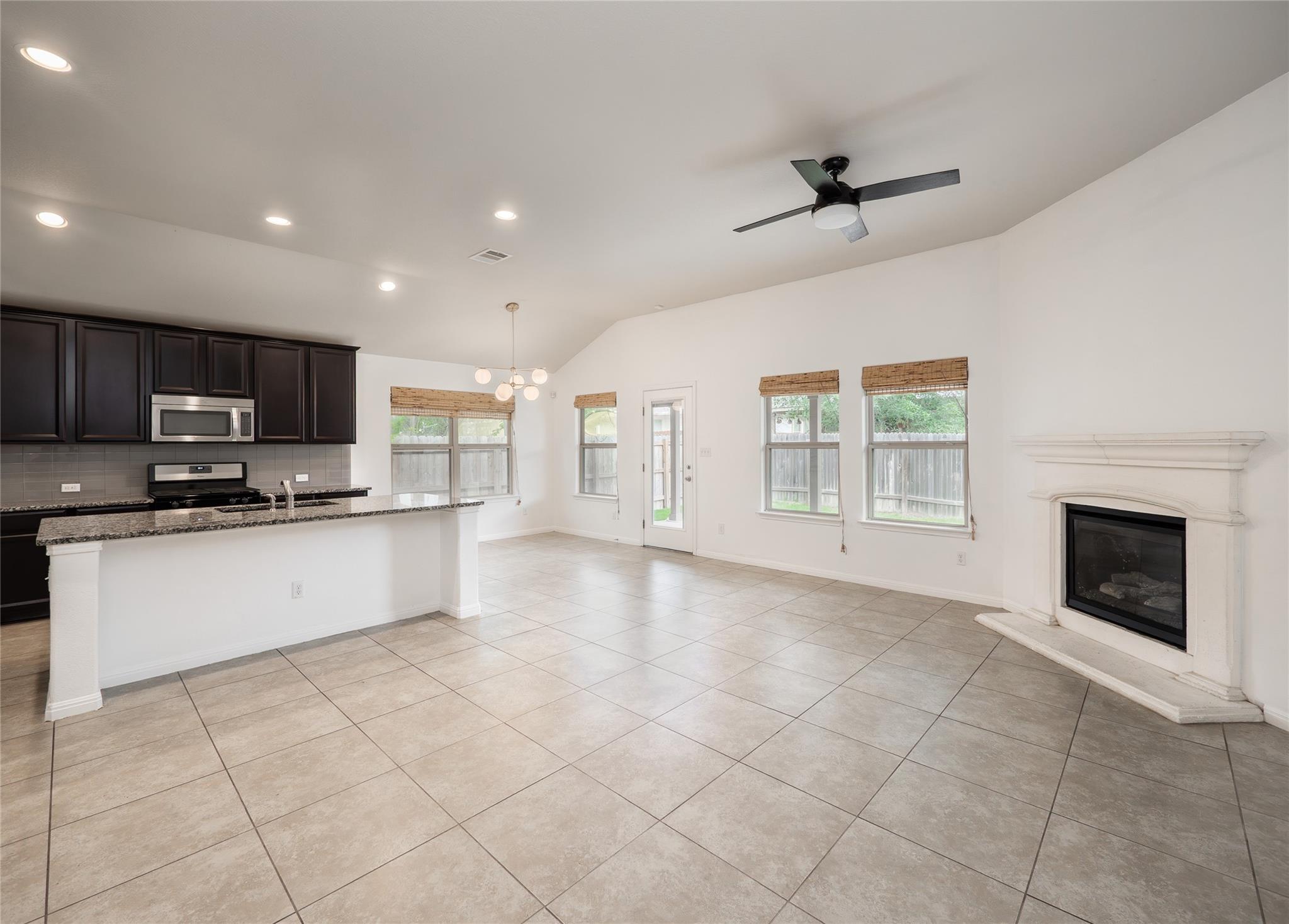 2822 Garlic Creek Dr, Buda, TX 78610