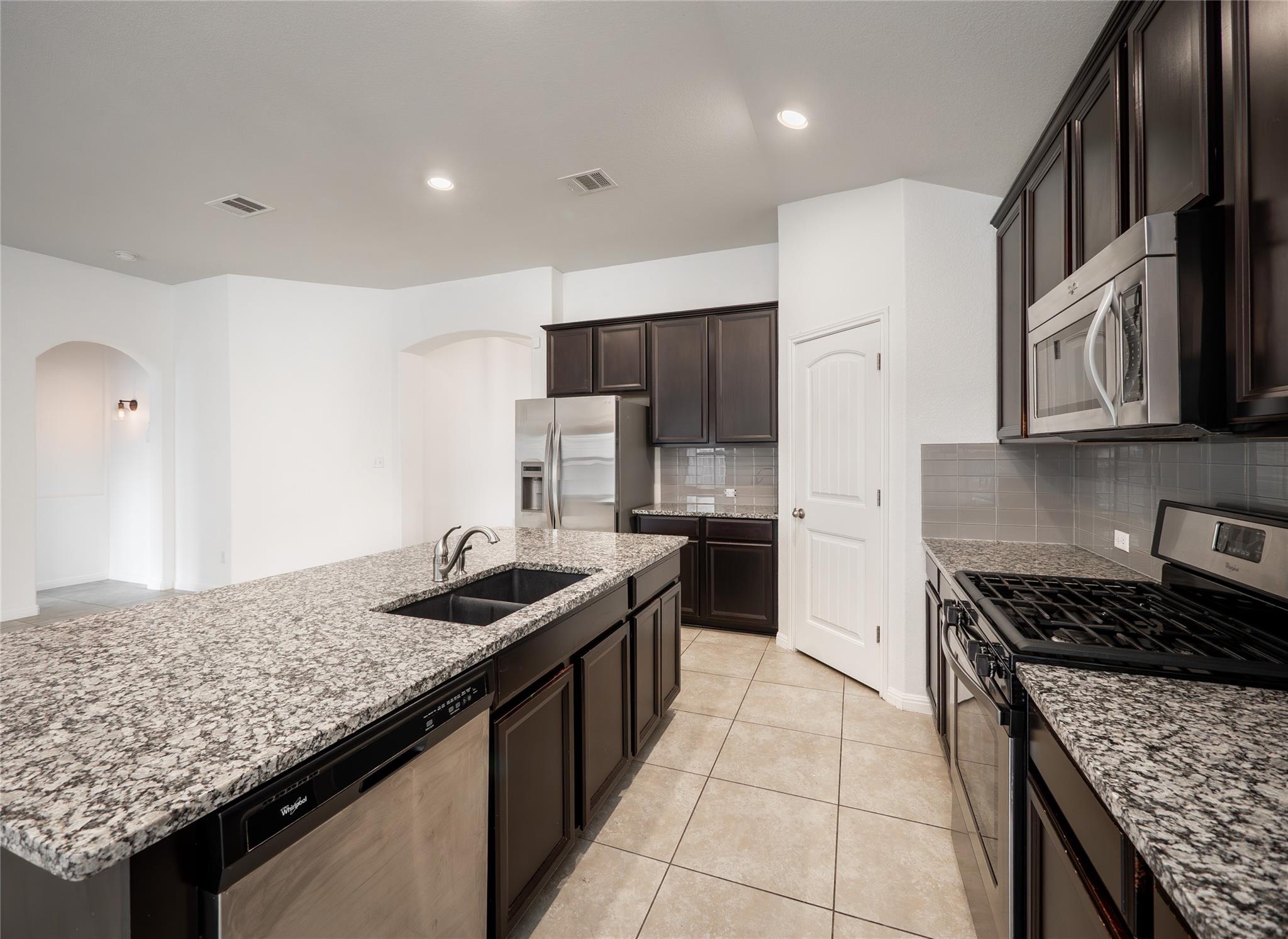 2822 Garlic Creek Dr, Buda, TX 78610