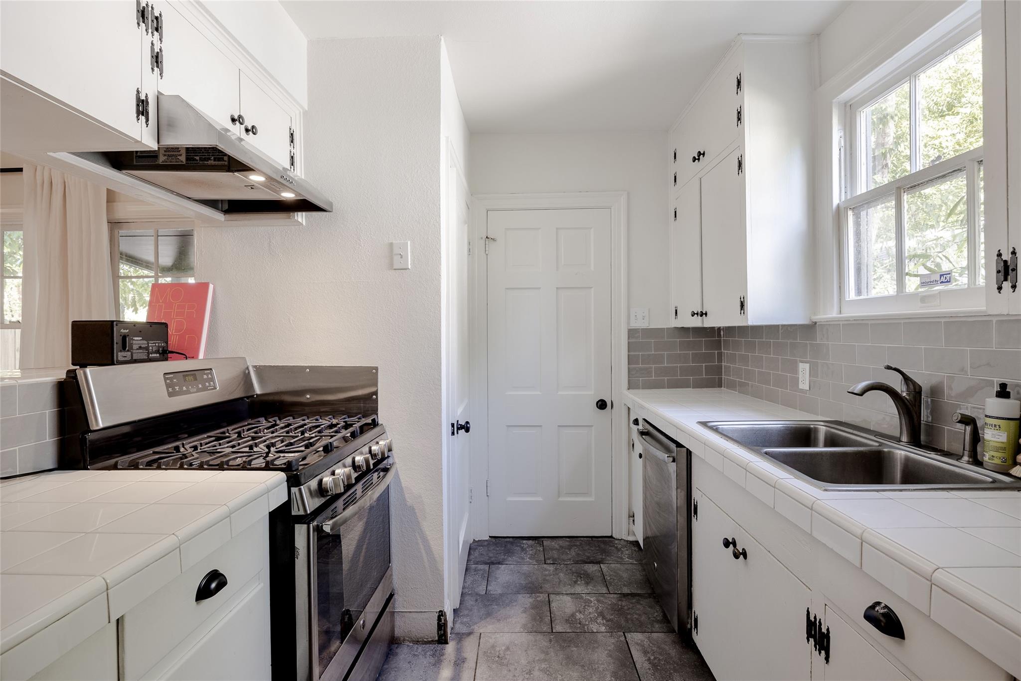 1404 Eva St, Austin, TX 78704