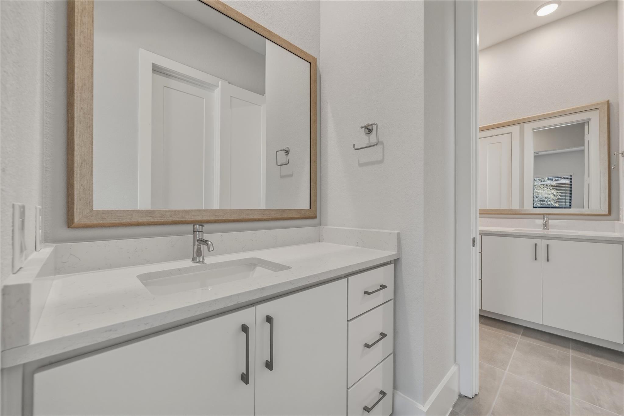 1006 Barrie Dr, Lakeway, TX 78734