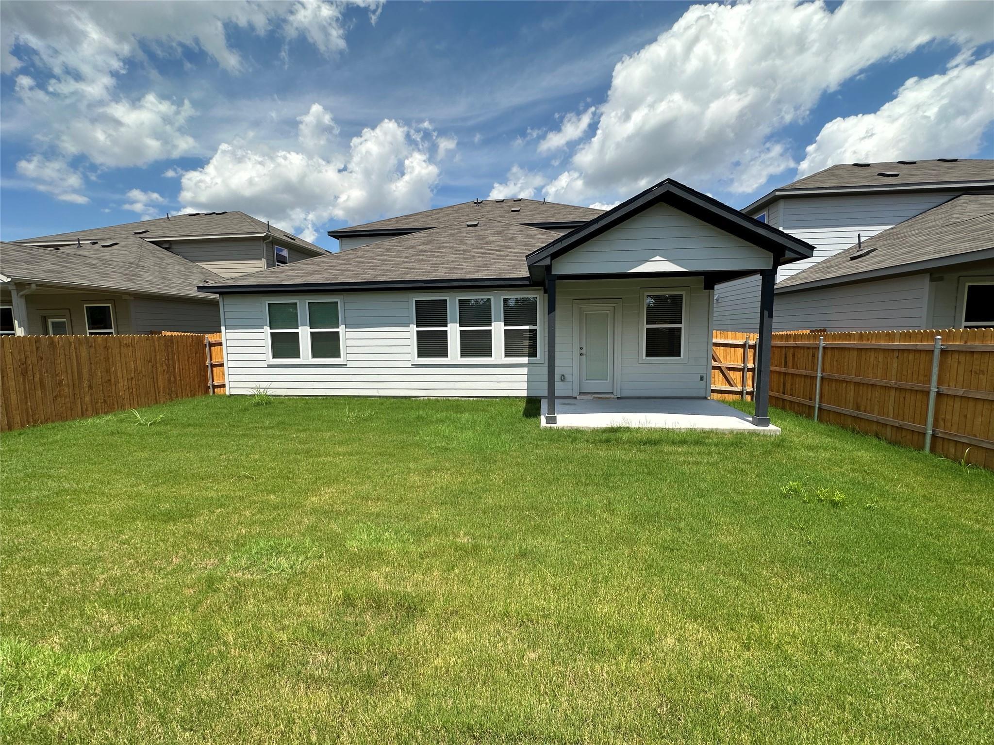 112 Diorite Dr, Liberty Hill, TX 78642