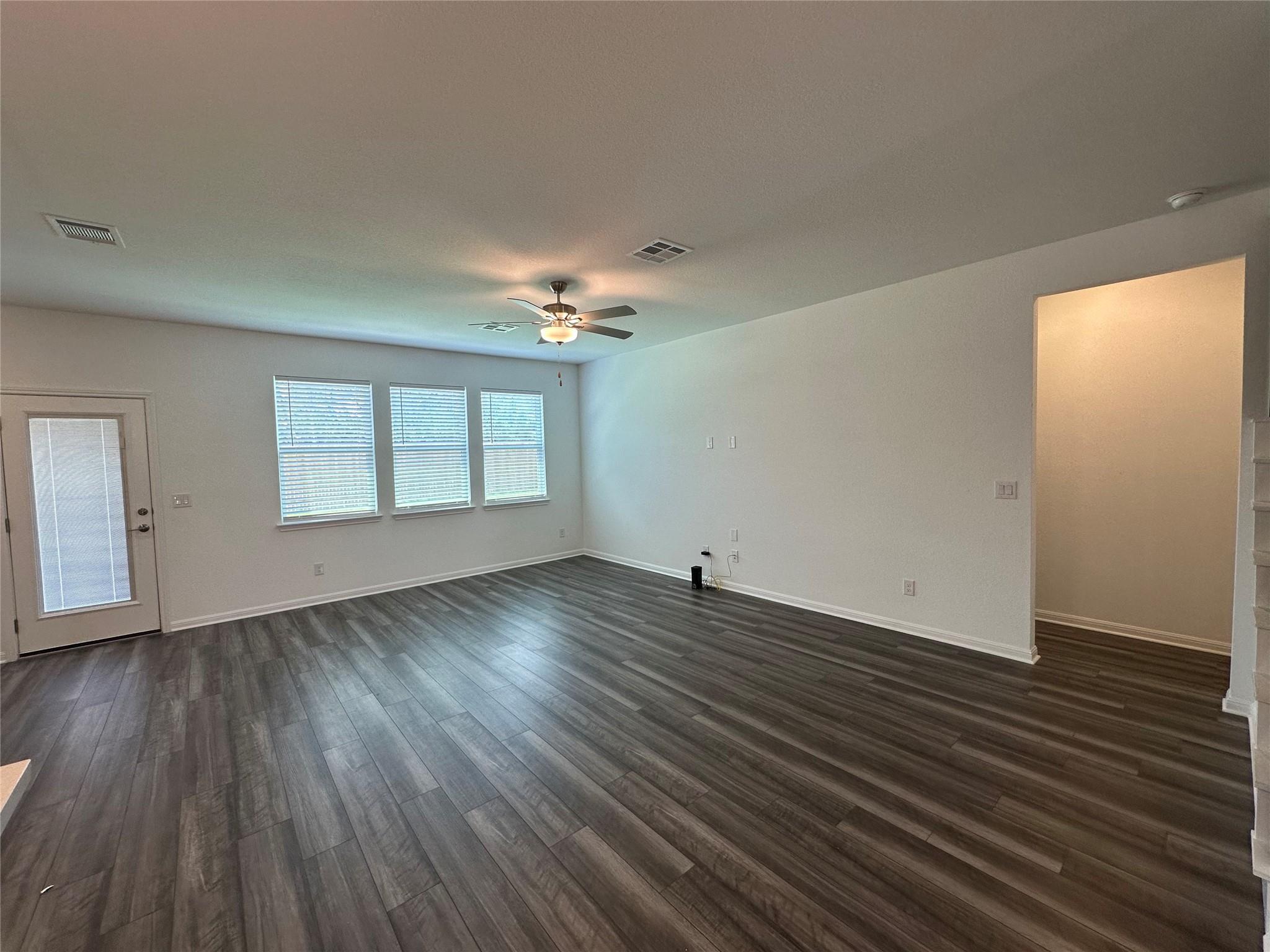 112 Diorite Dr, Liberty Hill, TX 78642