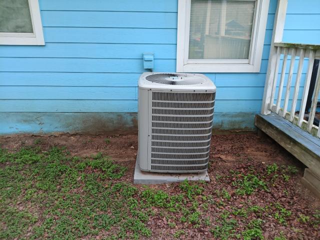 132 Enchanted Cv, Cedar Creek, TX 75156