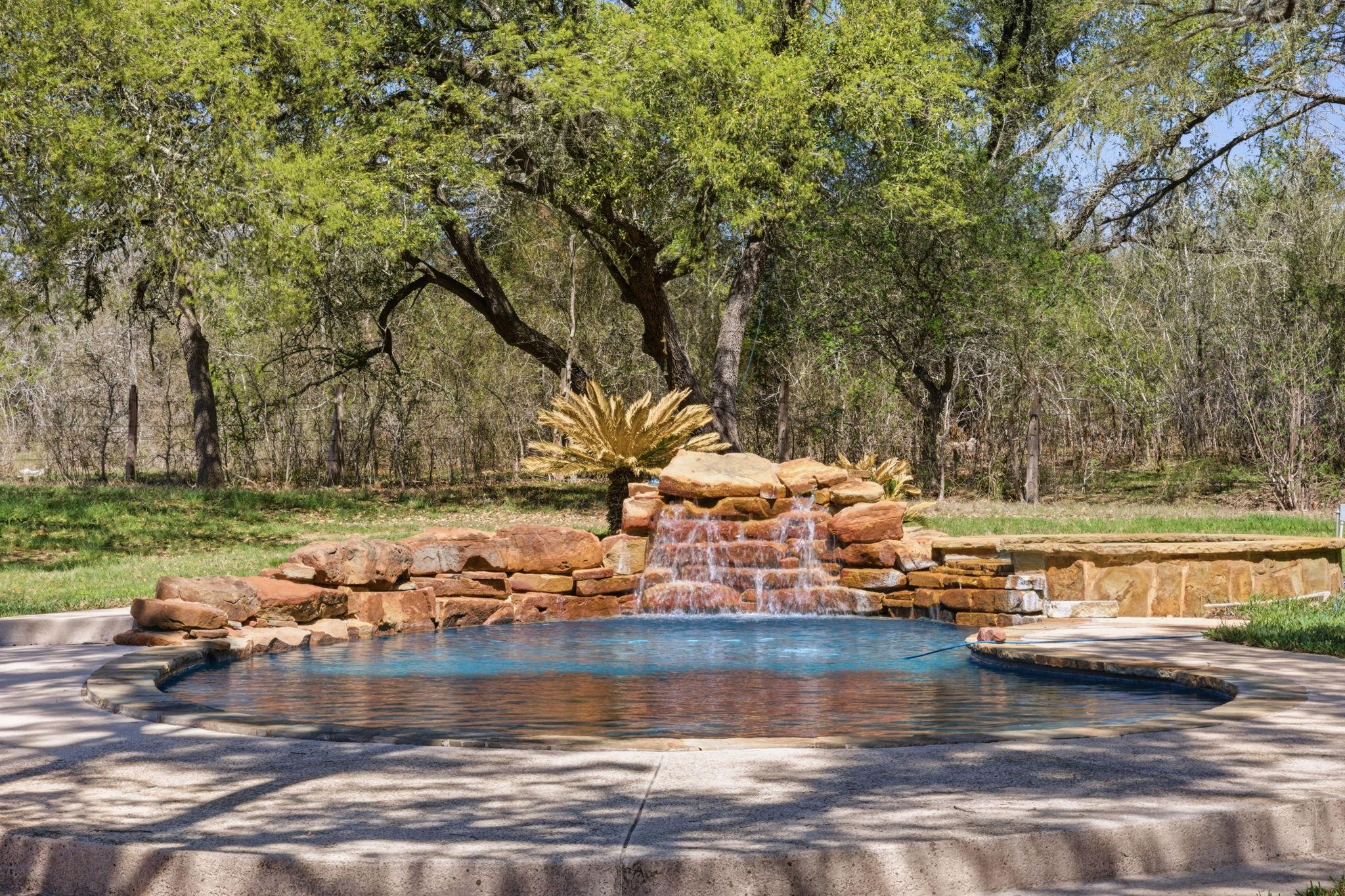 18335 FM 86, Red Rock, TX 78662