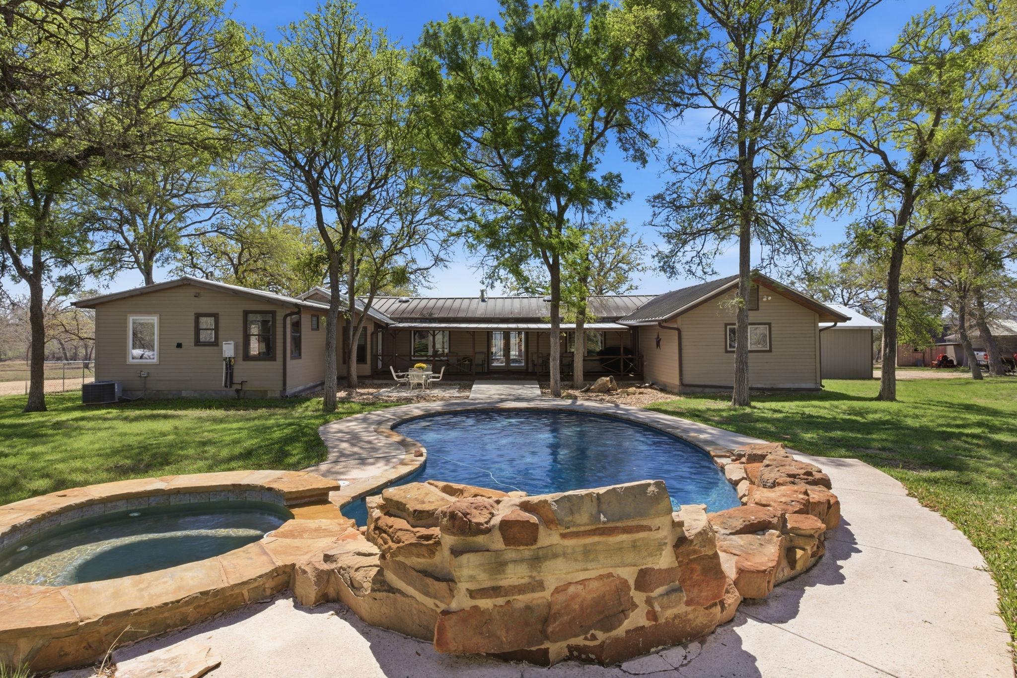 18335 FM 86, Red Rock, TX 78662