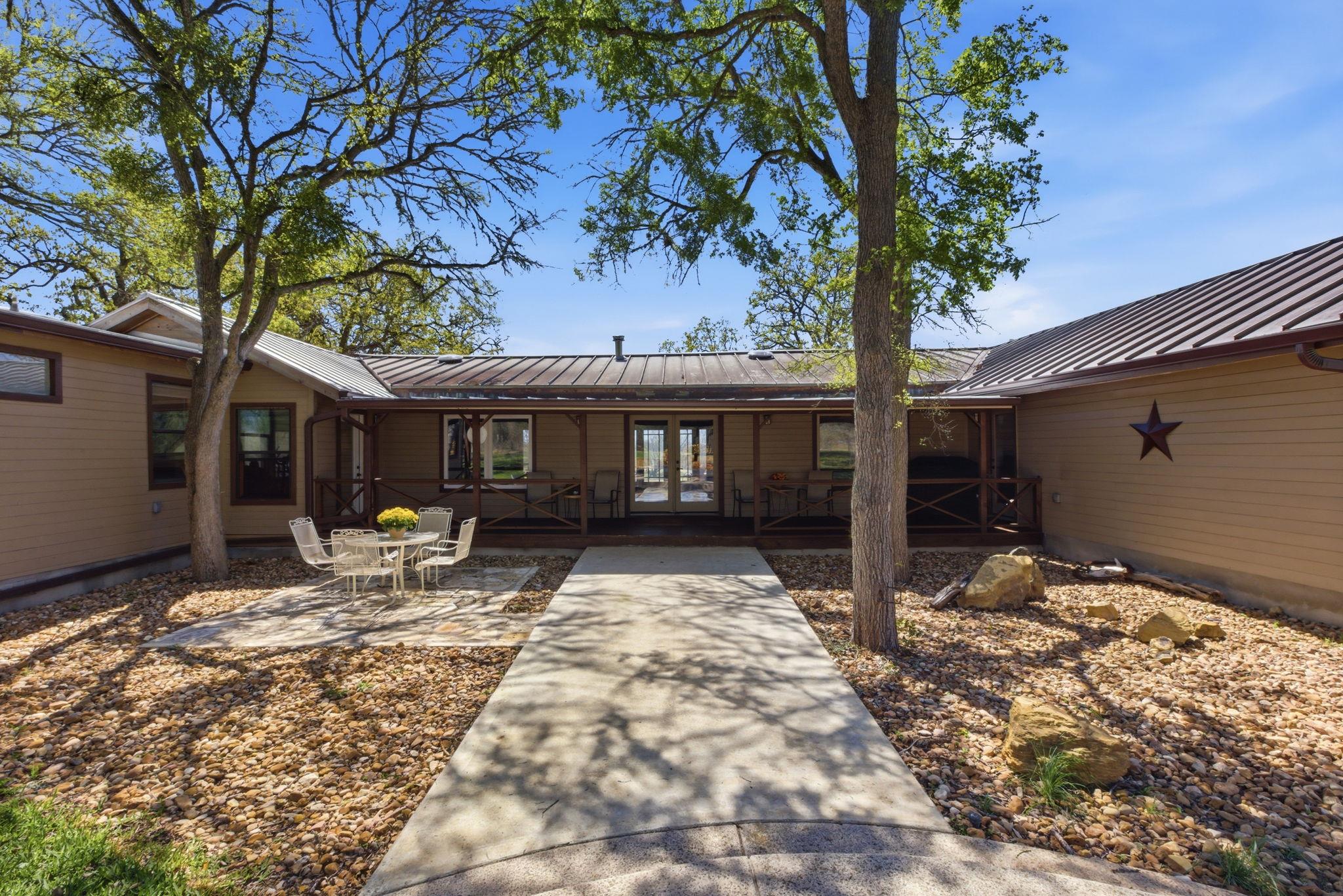 18335 FM 86, Red Rock, TX 78662