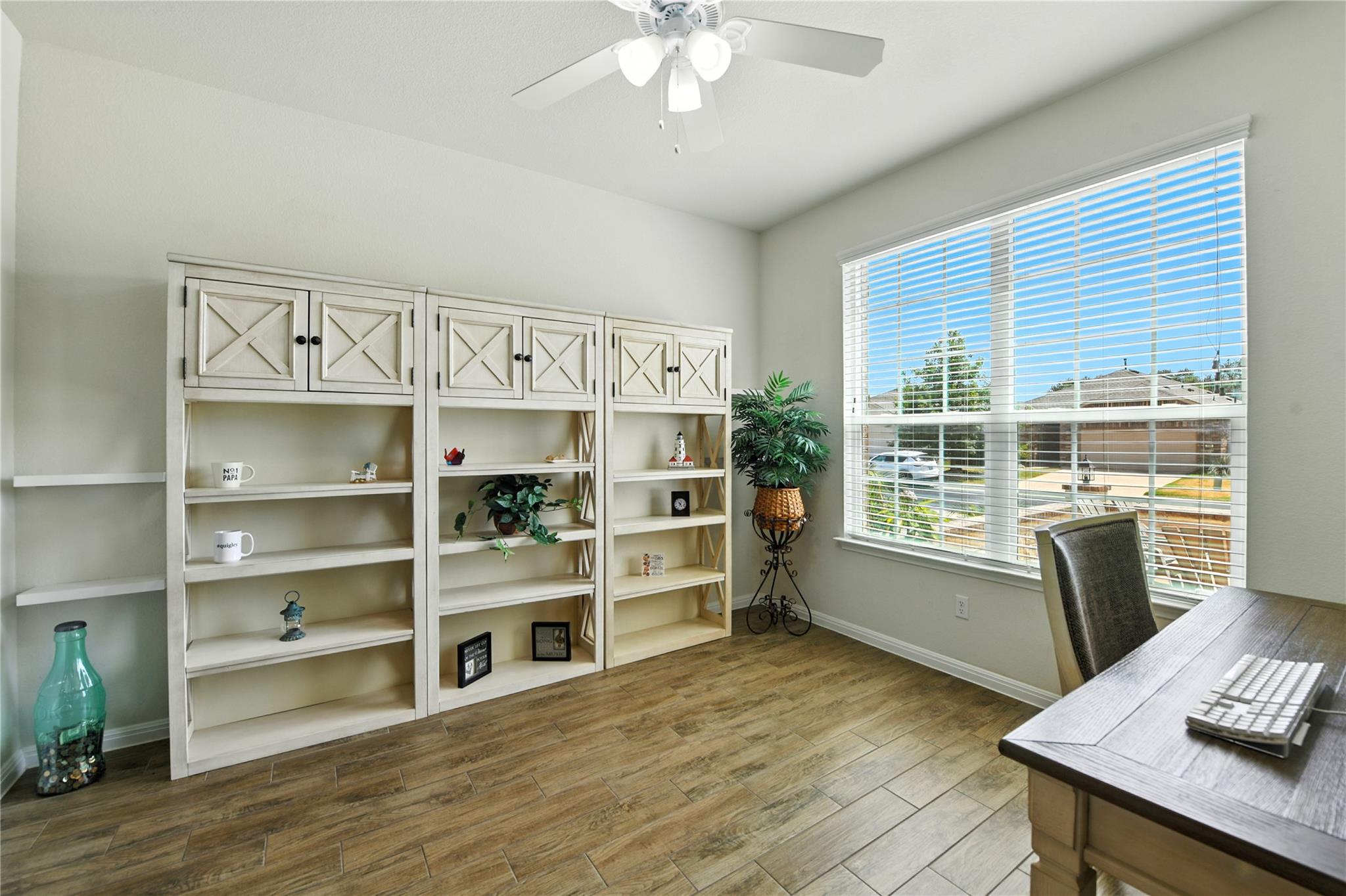 107 Calhoun Ln, Georgetown, TX 78633