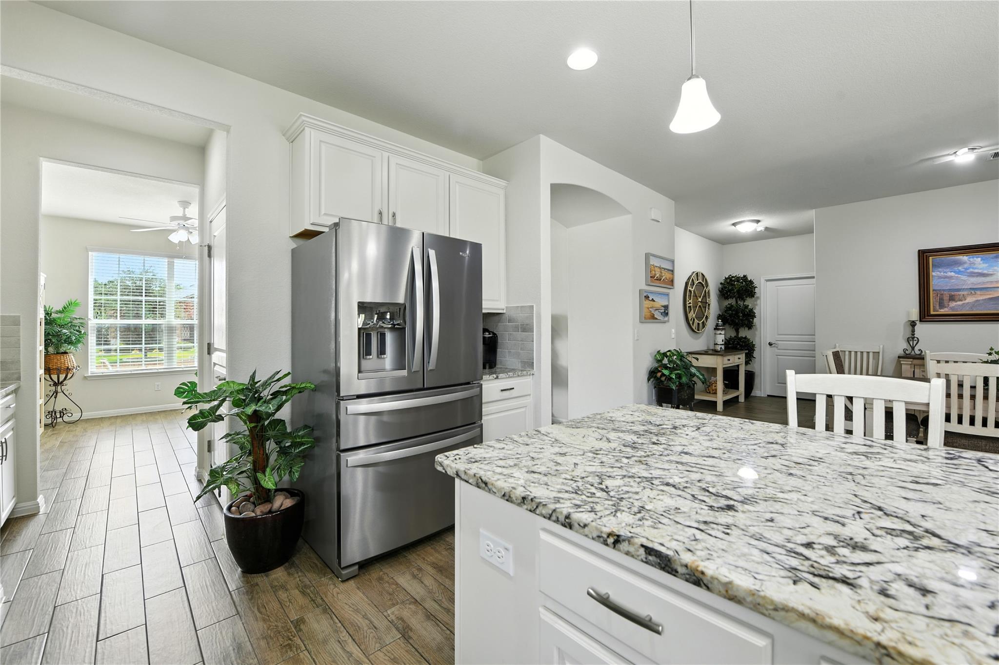 107 Calhoun Ln, Georgetown, TX 78633