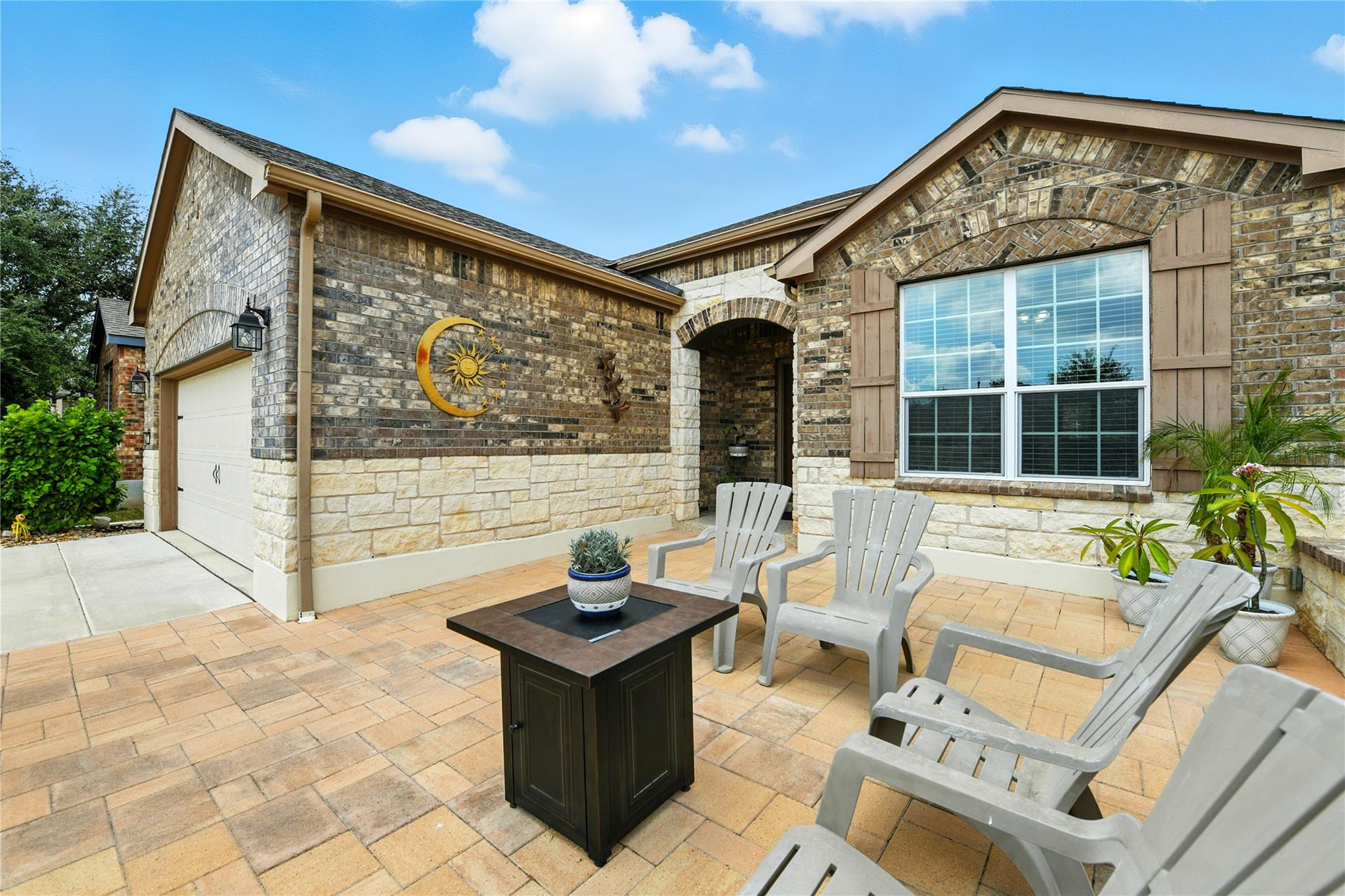 107 Calhoun Ln, Georgetown, TX 78633