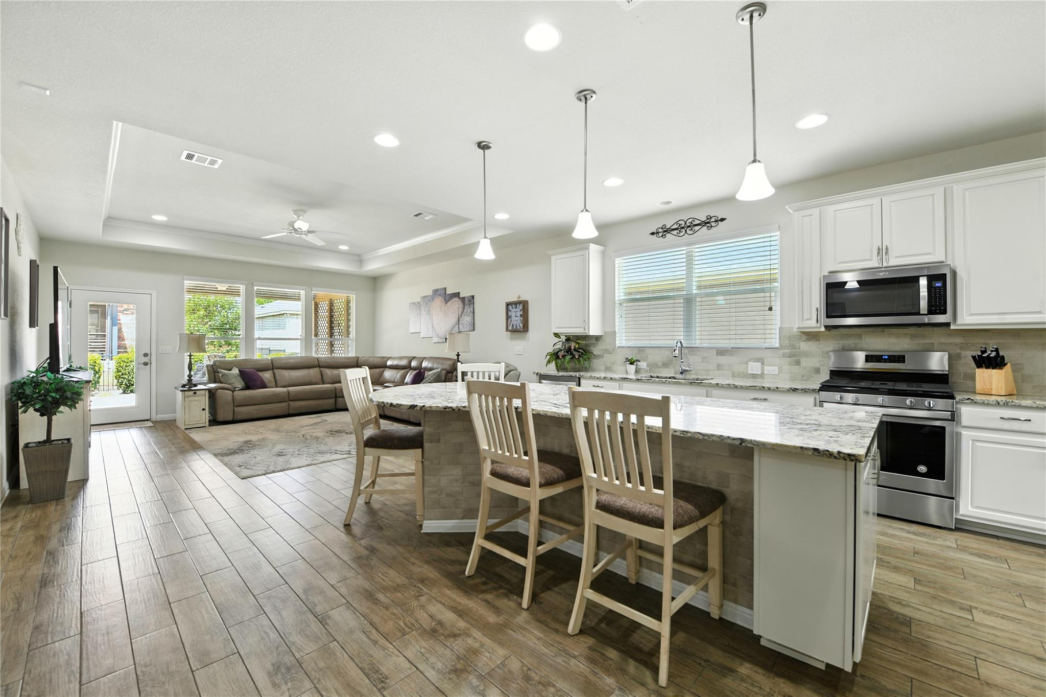 107 Calhoun Ln, Georgetown, TX 78633