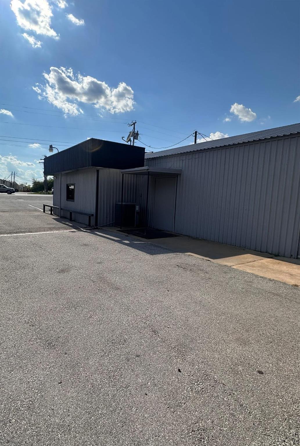 1706 N Main St # Suite B, Taylor, TX 76574