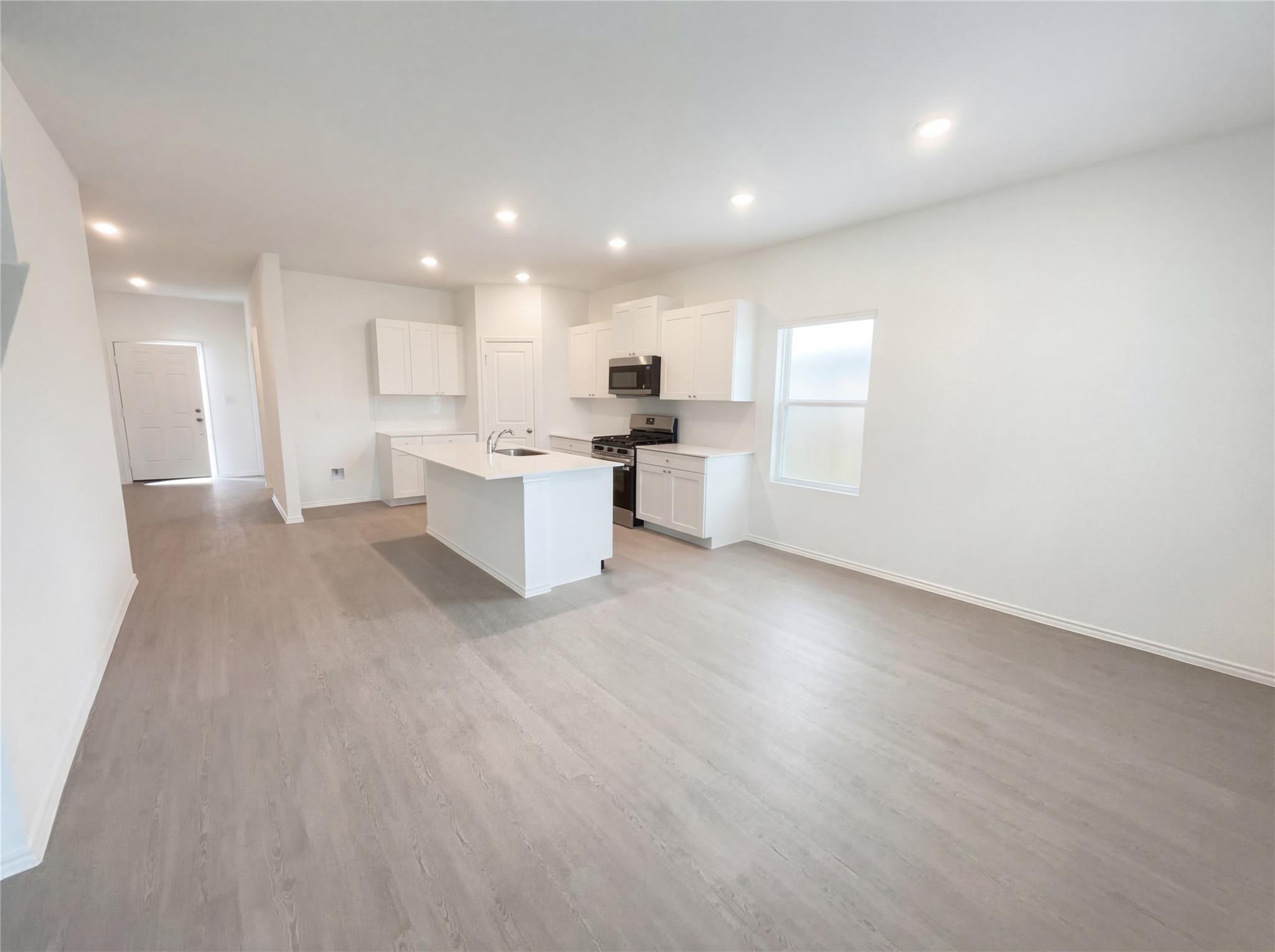 501 Vantage Dr, Hutto, TX 78634