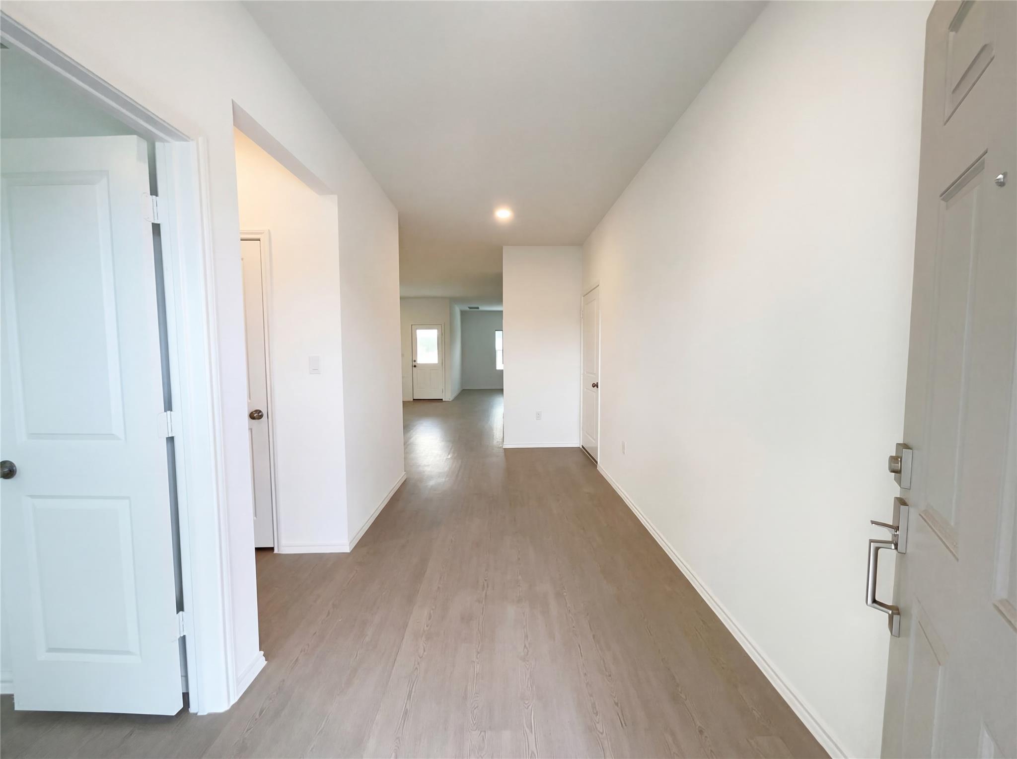 501 Vantage Dr, Hutto, TX 78634