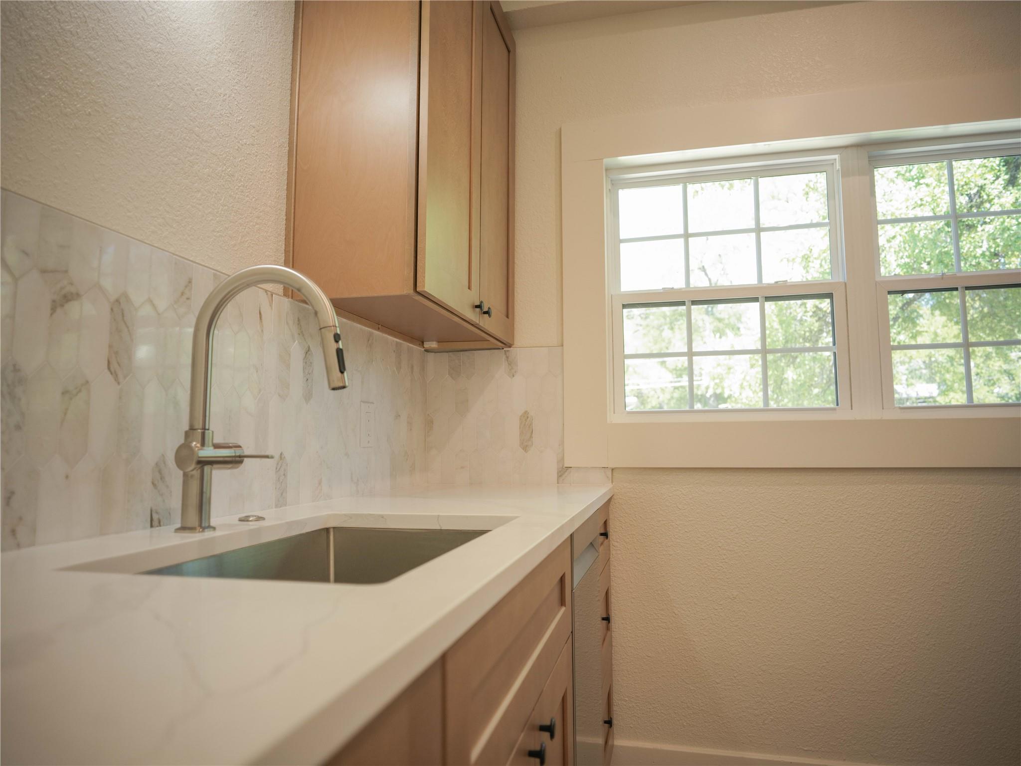 803 Oakland Ave # B, Austin, TX 78703