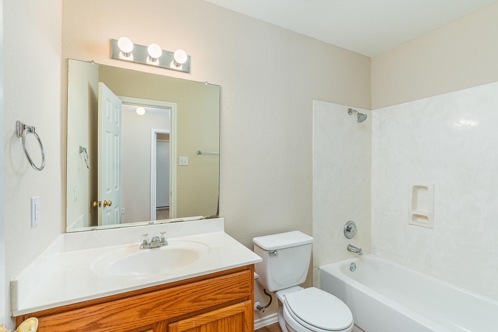 210 Carol Ave, Leander, TX 78641