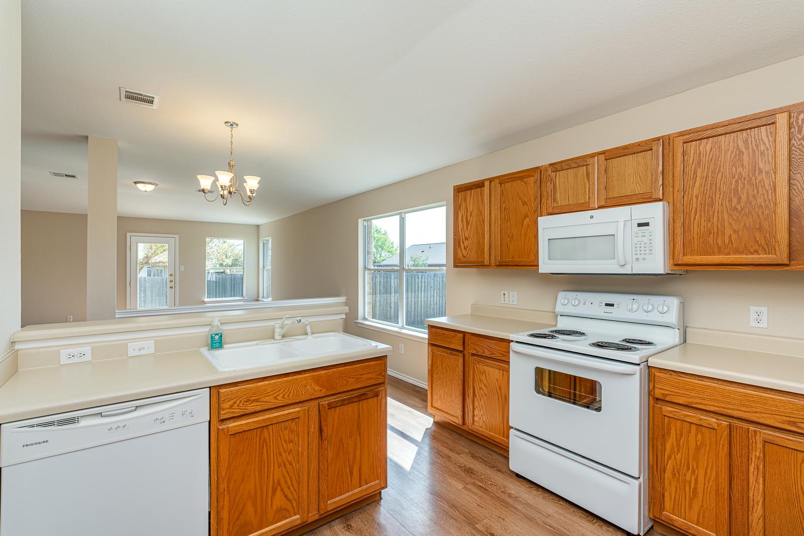 210 Carol Ave, Leander, TX 78641