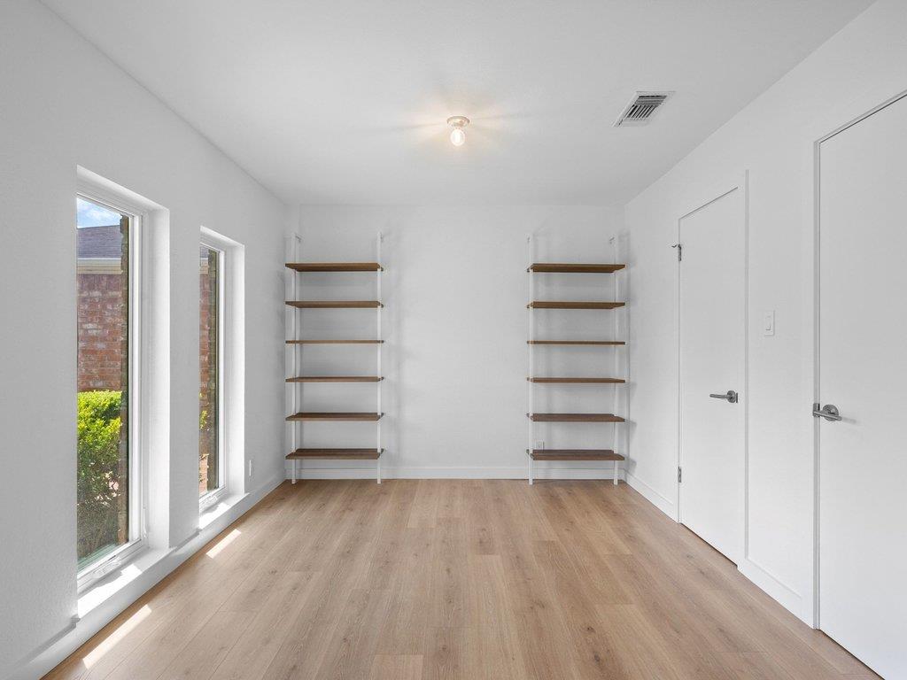 6902 Meadow Run, Austin, TX 78745