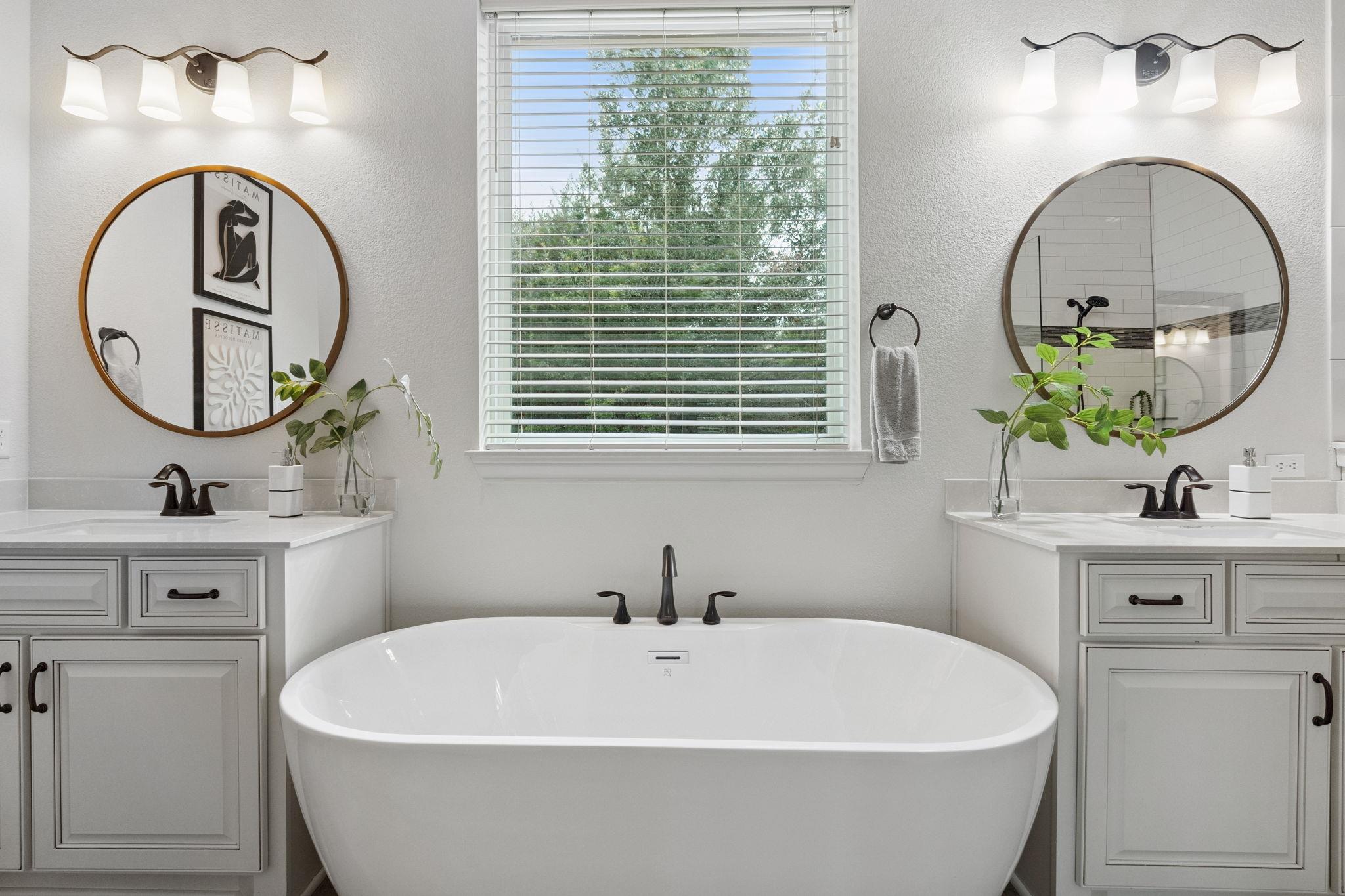 377 Bristlecone Dr, Driftwood, TX 78619