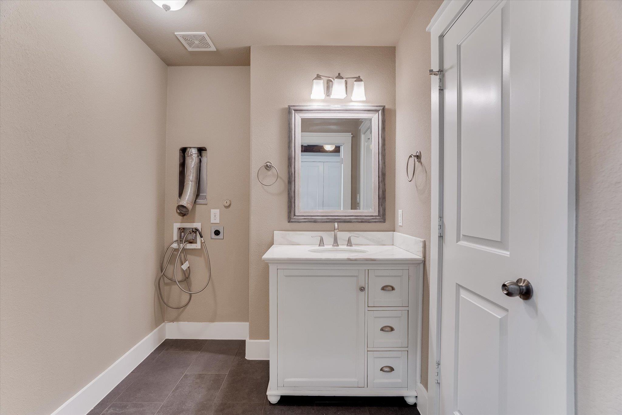 154 Woodcreek Dr # 1, Wimberley, TX 78676