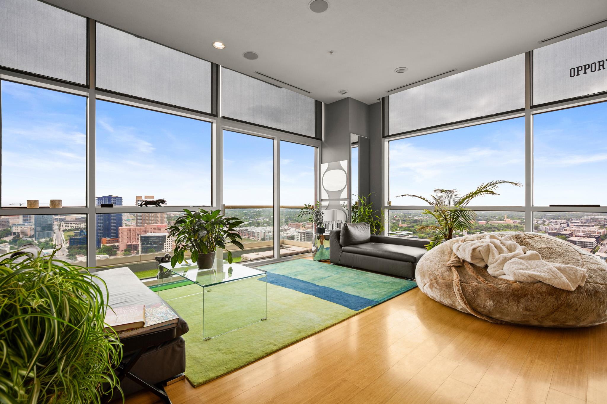 555 E 5th St # 2901, Austin, TX 78701