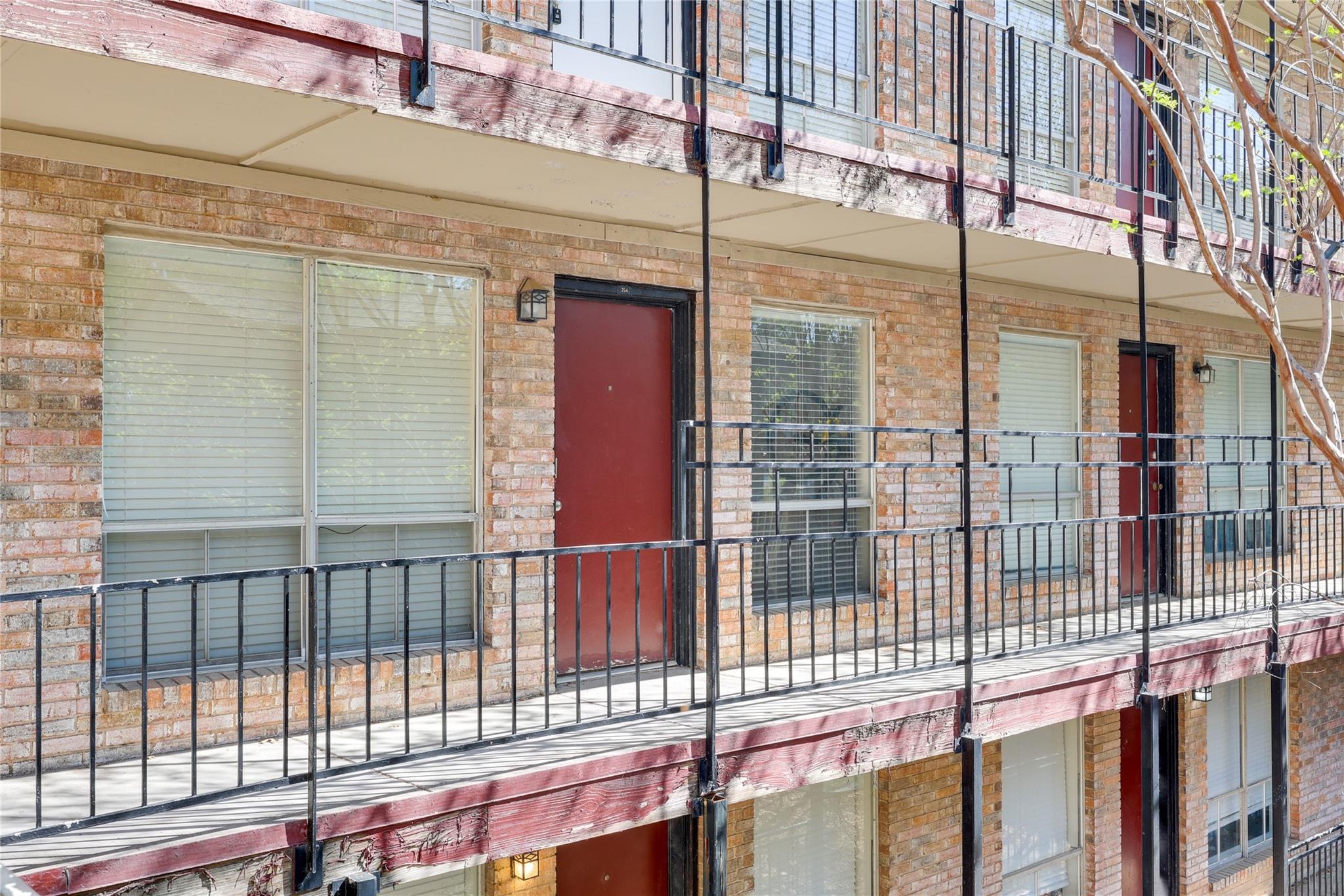 2207 Leon St # 204, Austin, TX 78705