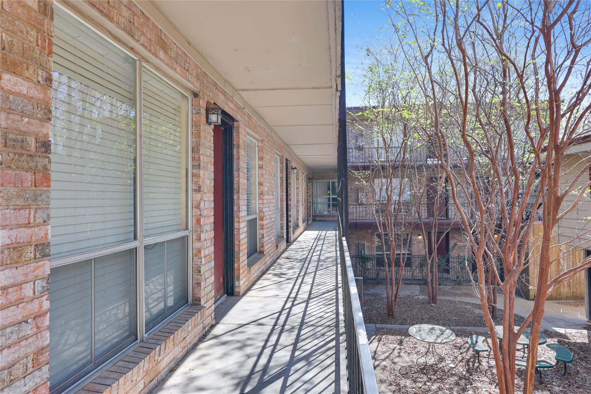 2207 Leon St # 204, Austin, TX 78705