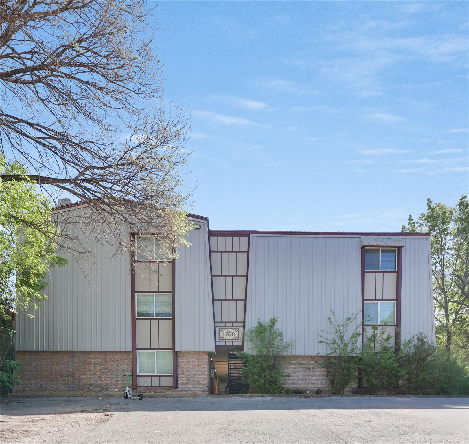 2207 Leon St # 204, Austin, TX 78705