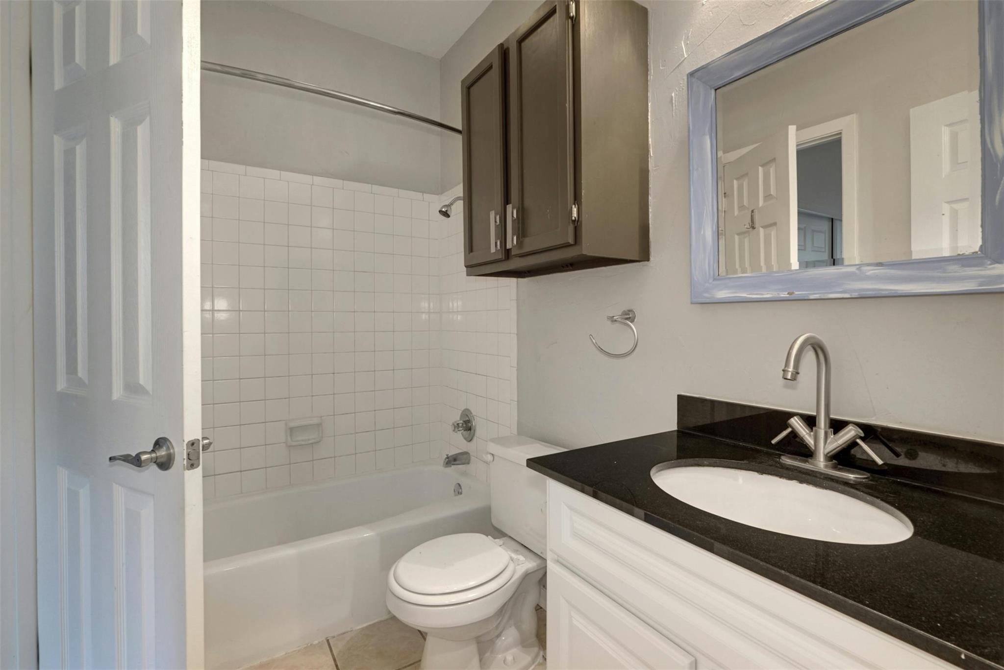 908 Poplar St # 103, Austin, TX 78705