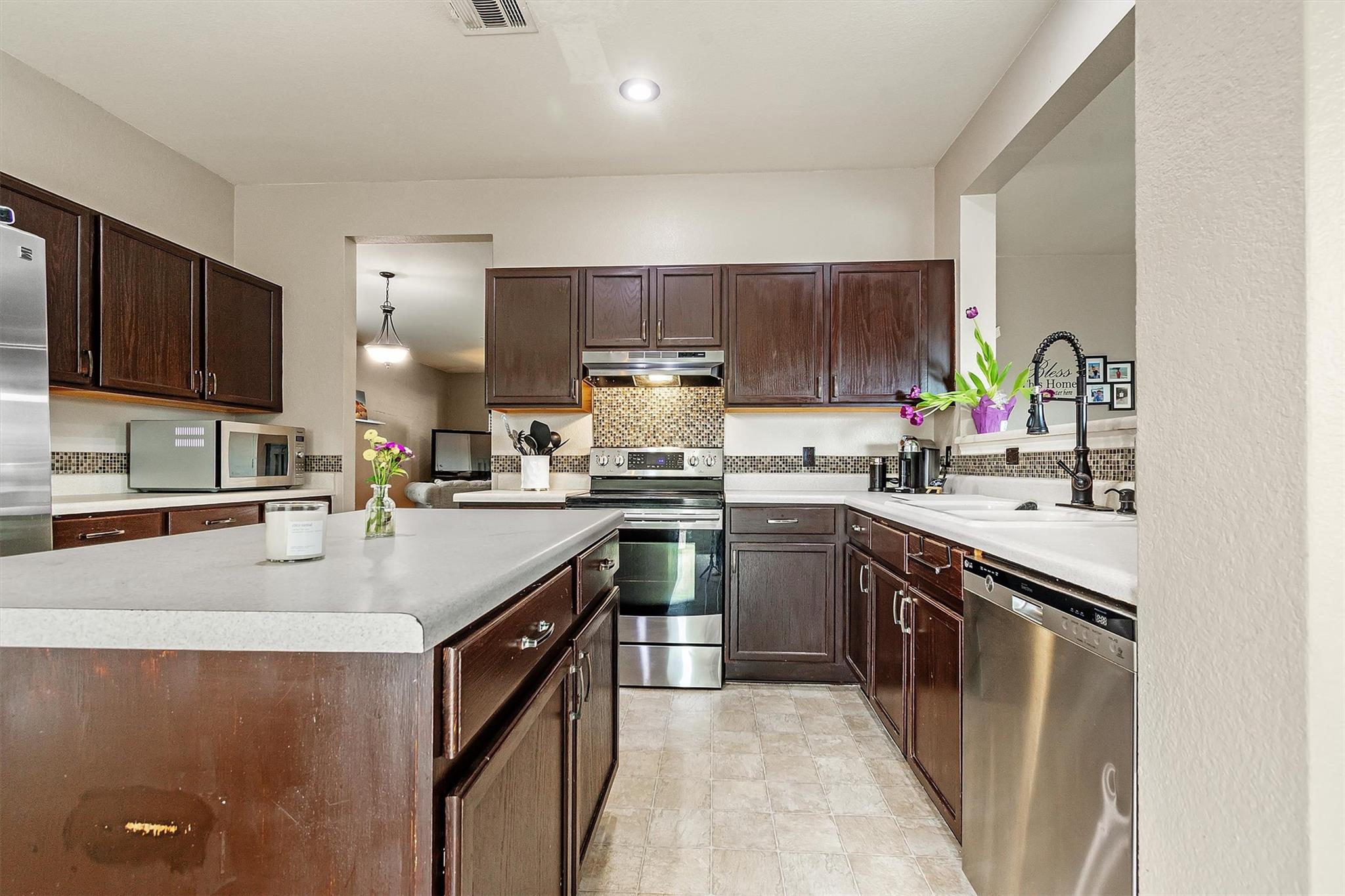 160 Japonica Ct, Kyle, TX 78640