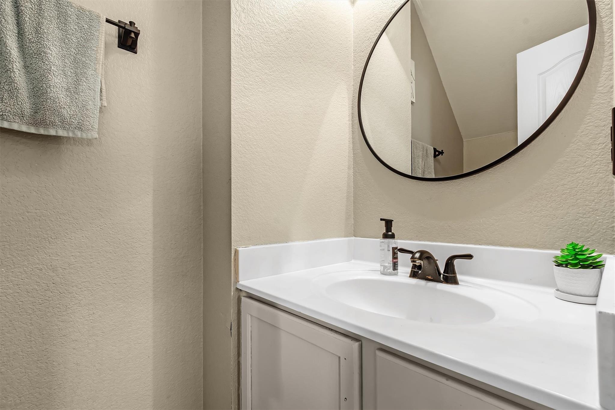 160 Japonica Ct, Kyle, TX 78640