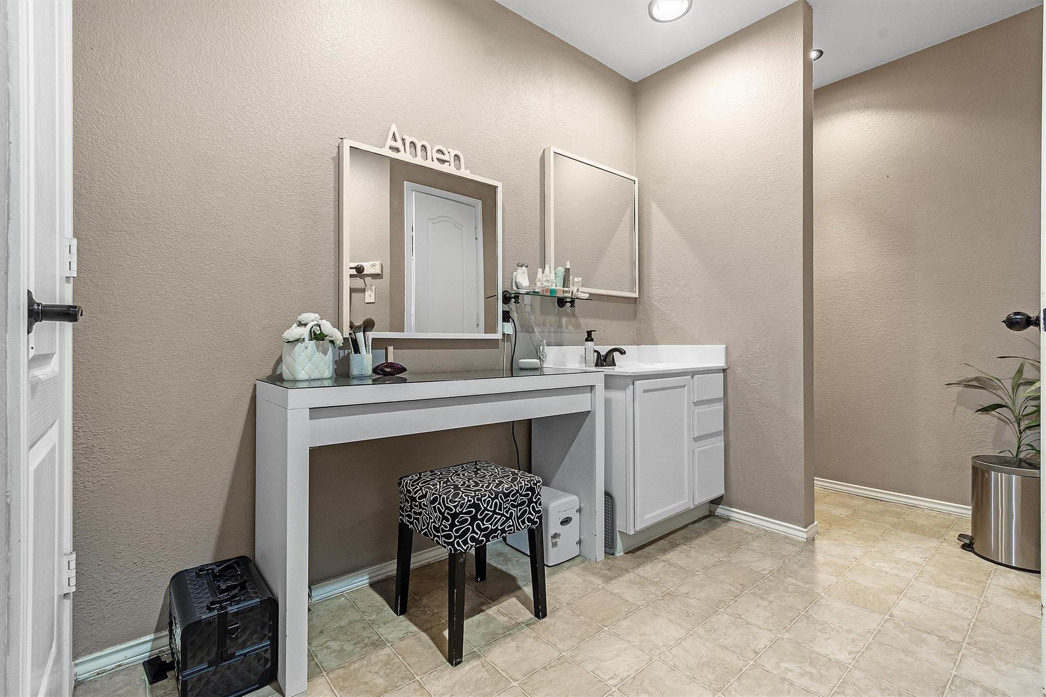 160 Japonica Ct, Kyle, TX 78640