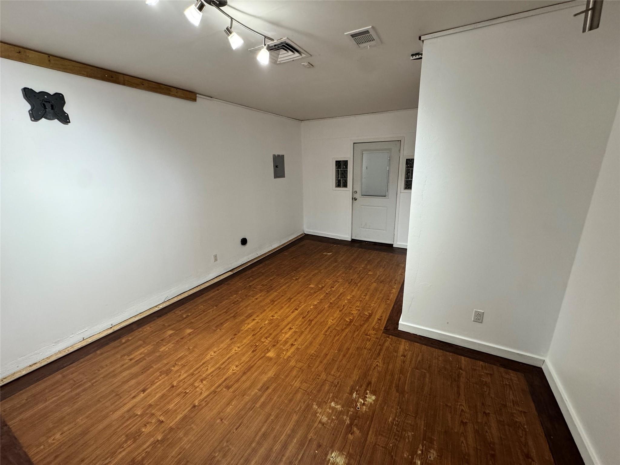 5914 Wagon Bnd, Austin, TX 78744