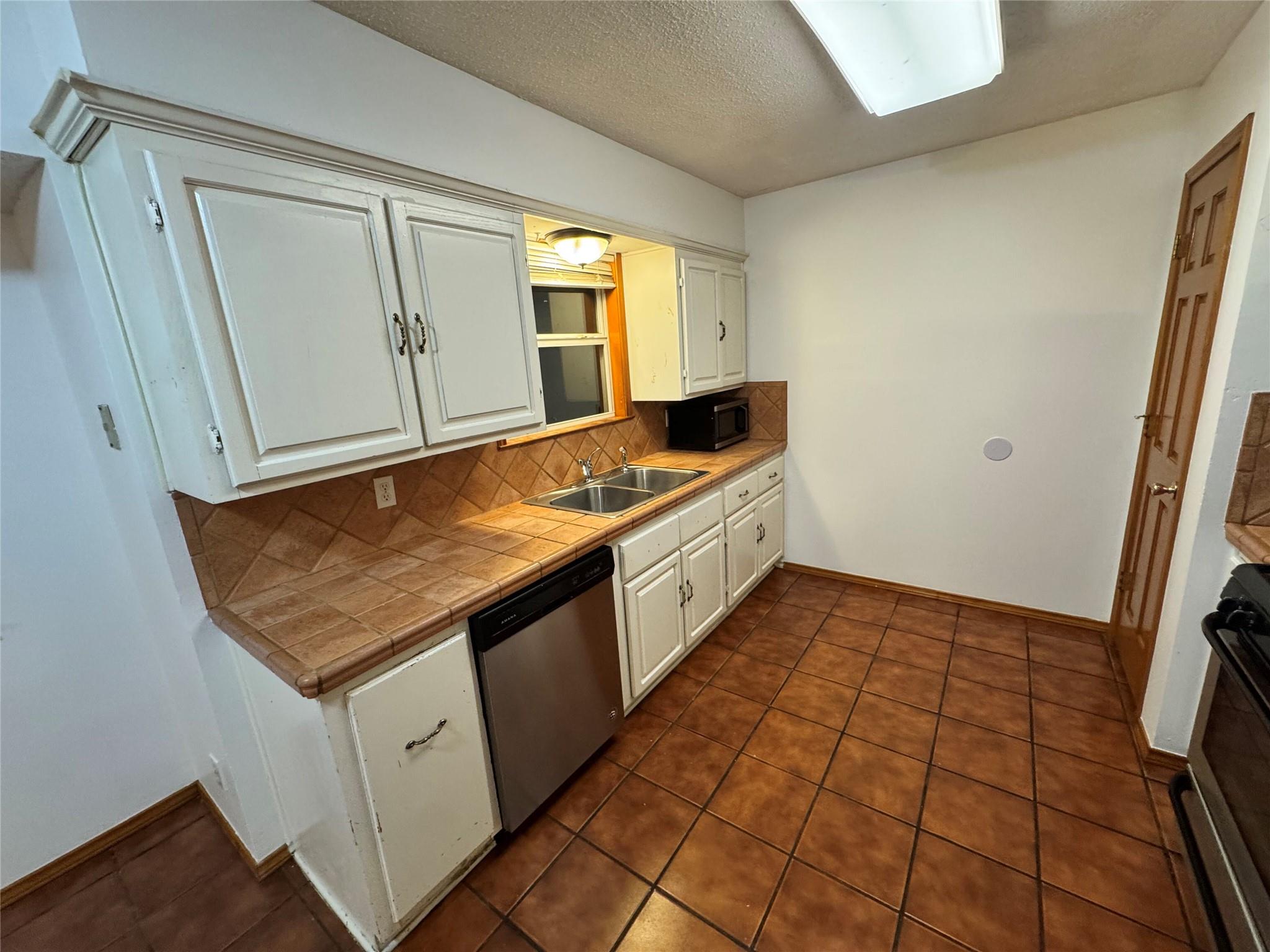 5914 Wagon Bnd, Austin, TX 78744