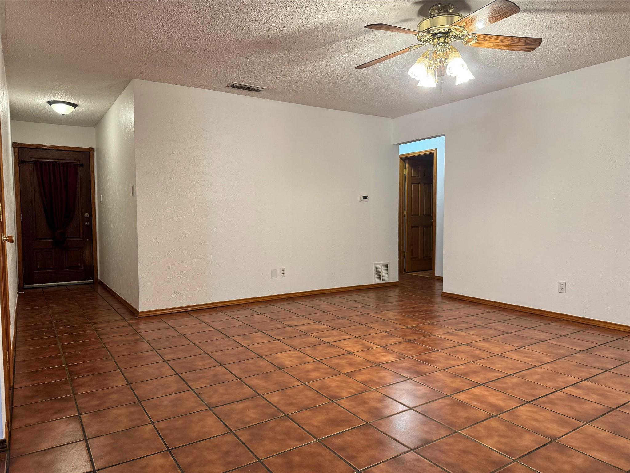 5914 Wagon Bnd, Austin, TX 78744