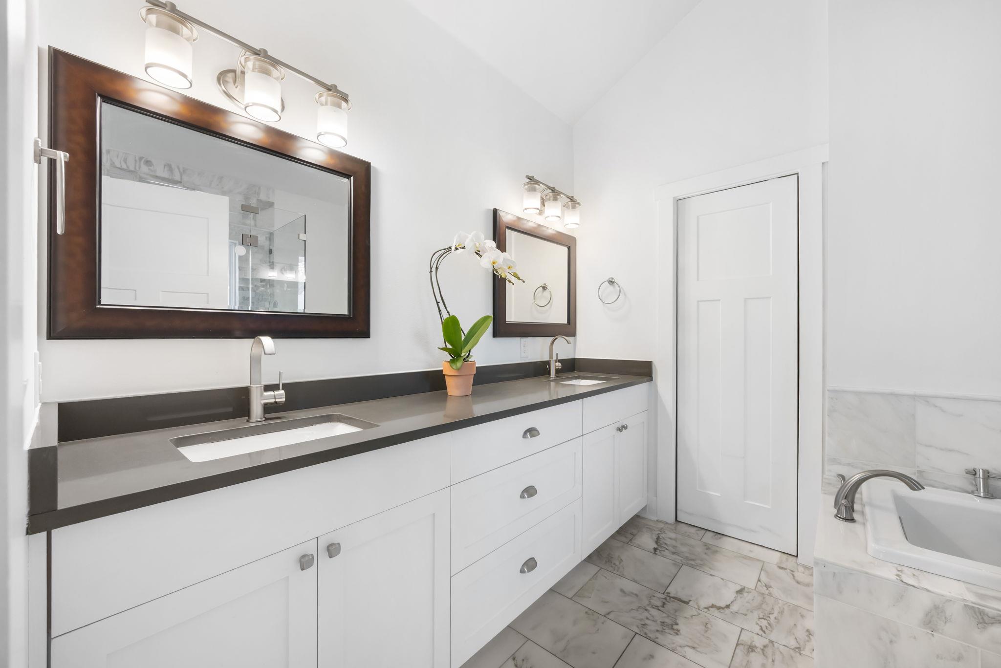 2413 Sharon Ln, Austin, TX 78703