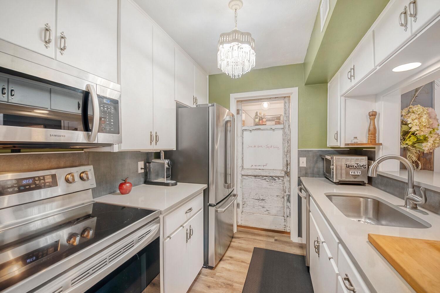 6718 Silvermine Dr # 1004, Austin, TX 78736