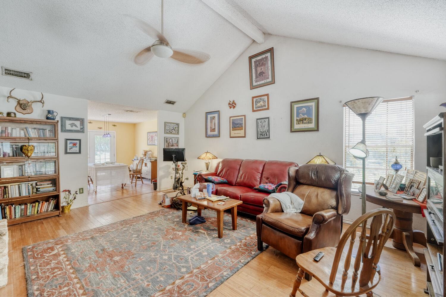 6901 Raccoon Run, Austin, TX 78736