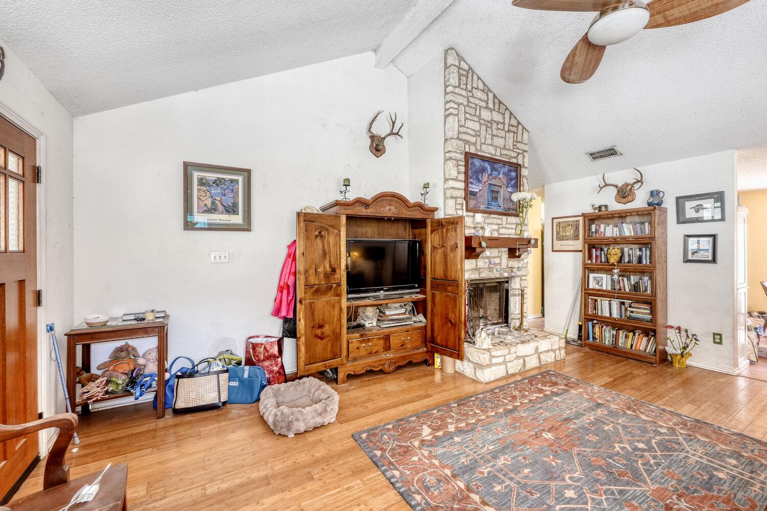 6901 Raccoon Run, Austin, TX 78736