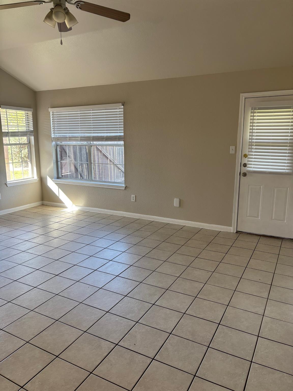 1410 Bergin Ct # B, Georgetown, TX 78626