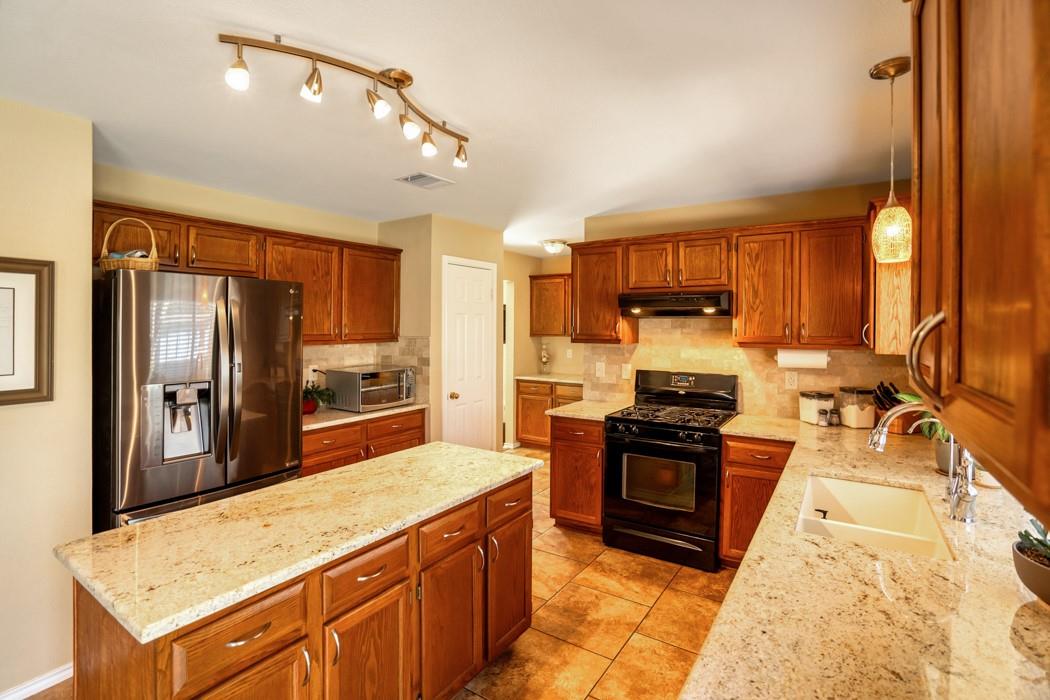 412 Derby Ln, Georgetown, TX 78626