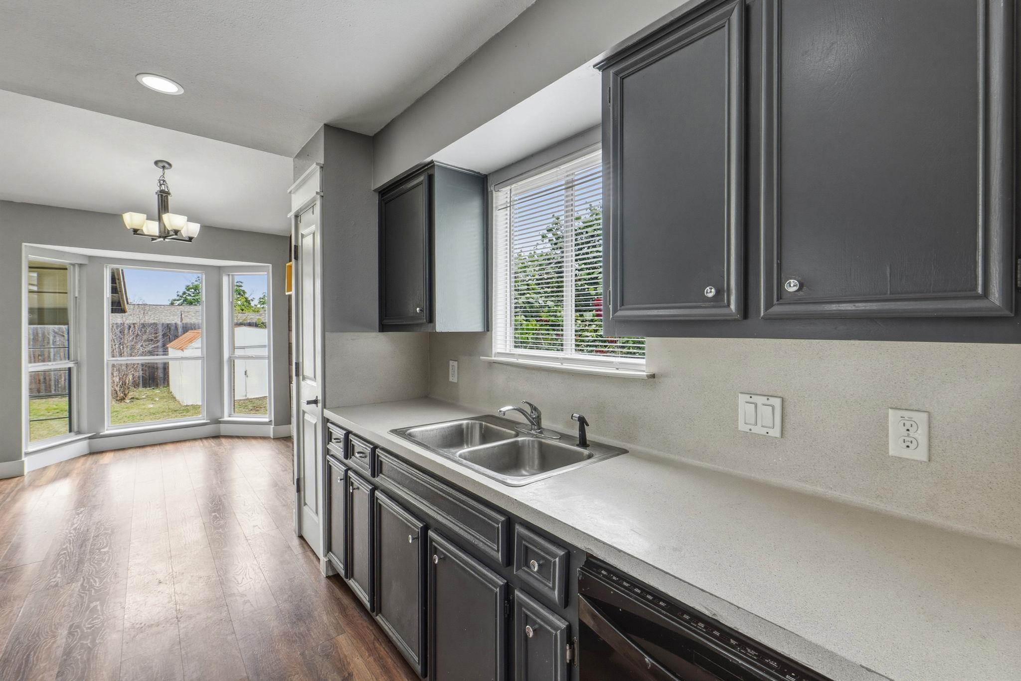 3910 Stoney Hl, Round Rock, TX 78681