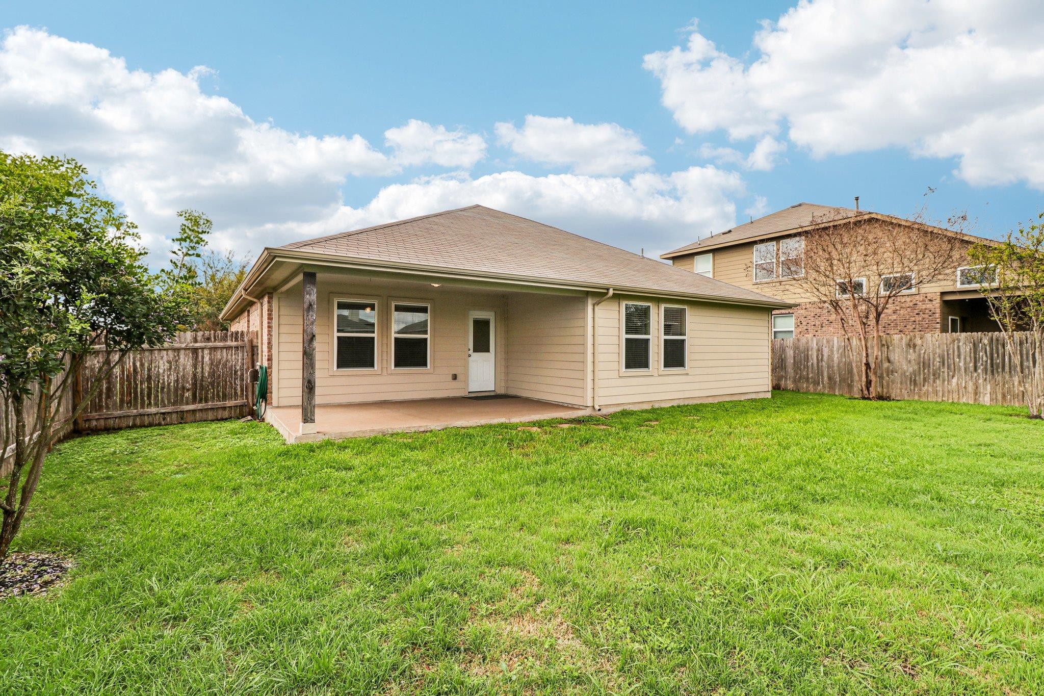 109 Mollie Dr, Hutto, TX 78634