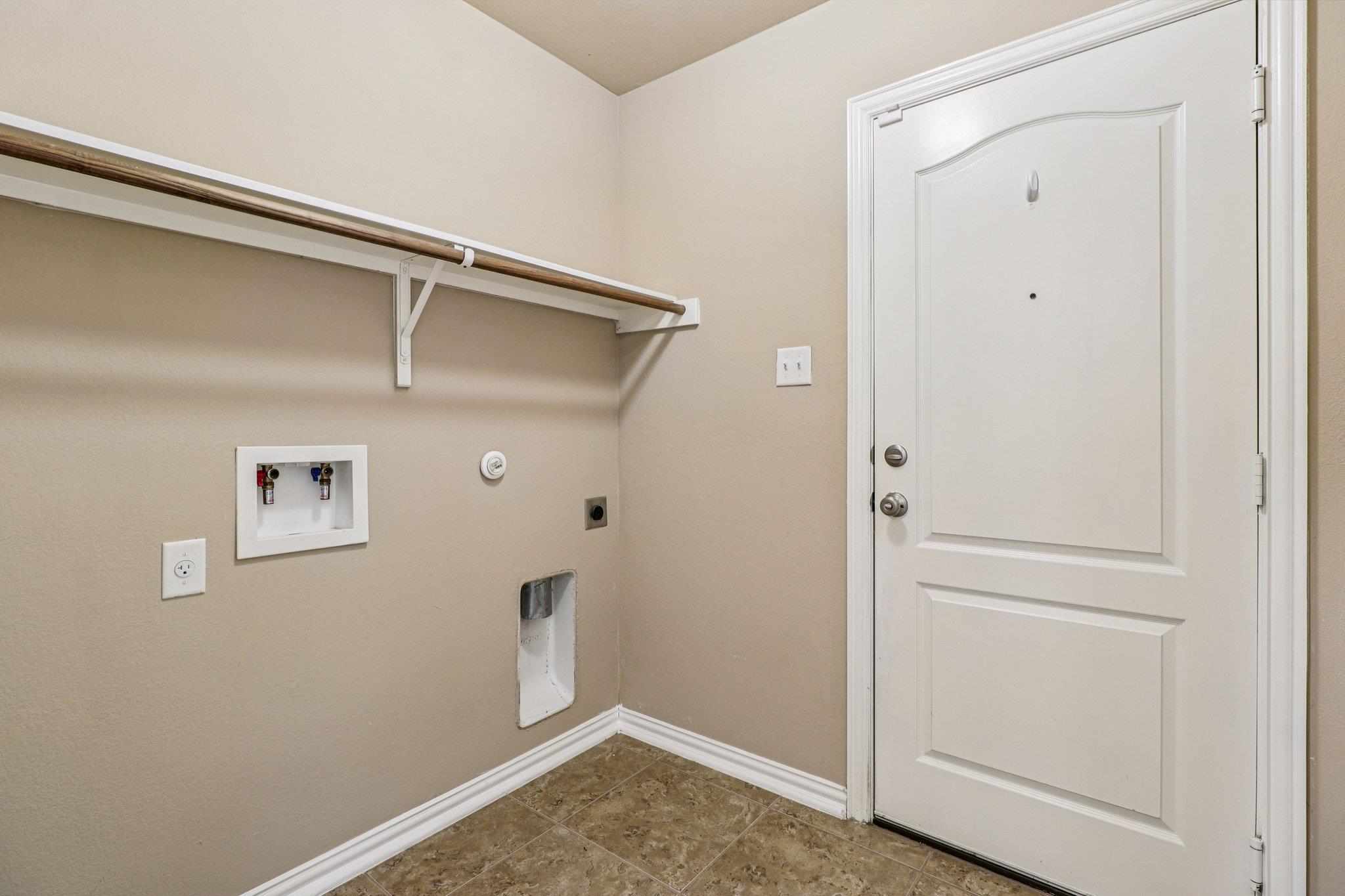 109 Mollie Dr, Hutto, TX 78634