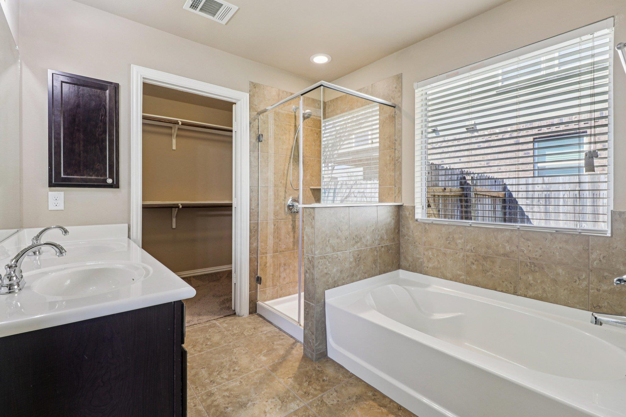 109 Mollie Dr, Hutto, TX 78634